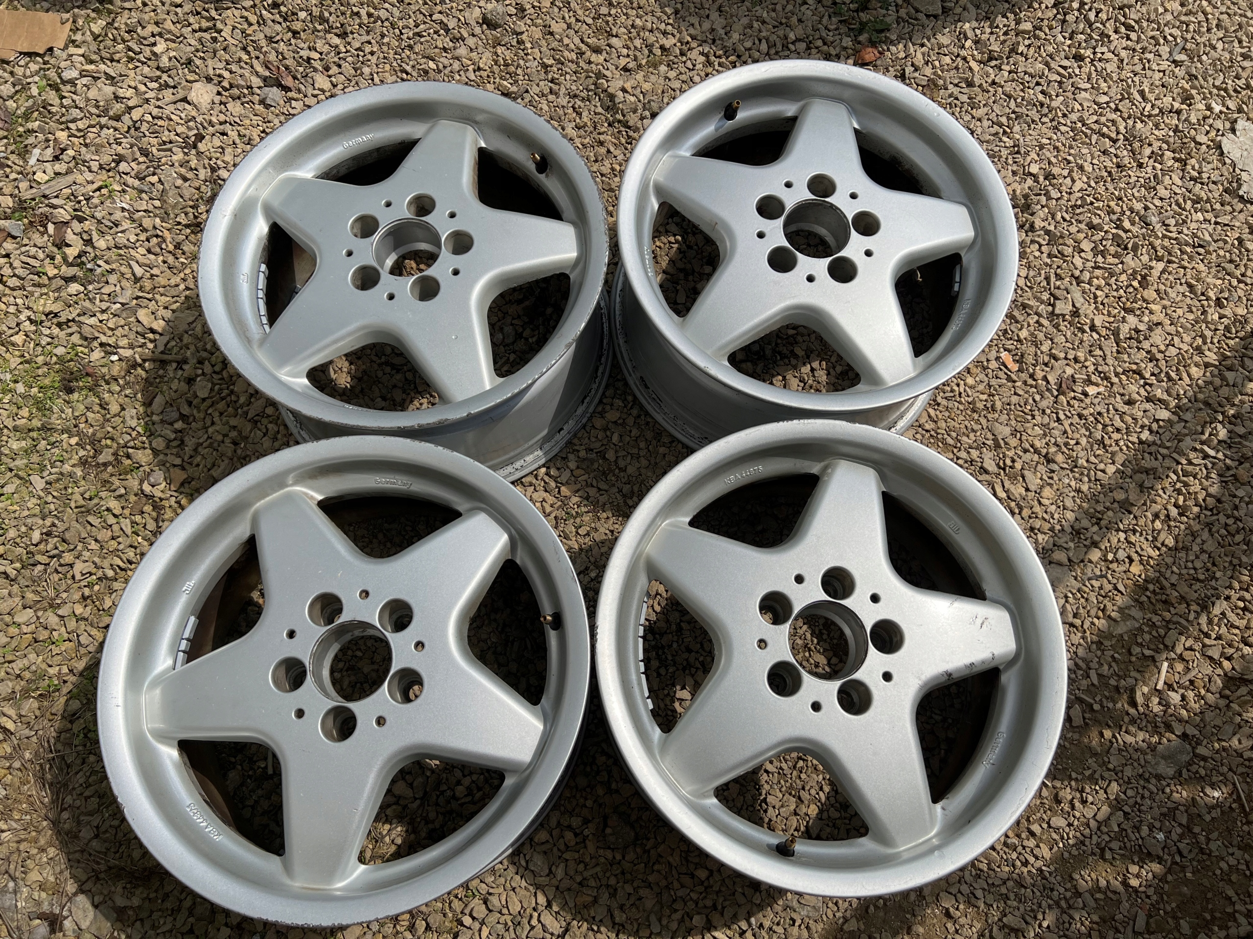 Mercedes W201 C 203 E211 KBA 44875 Komplet Felg