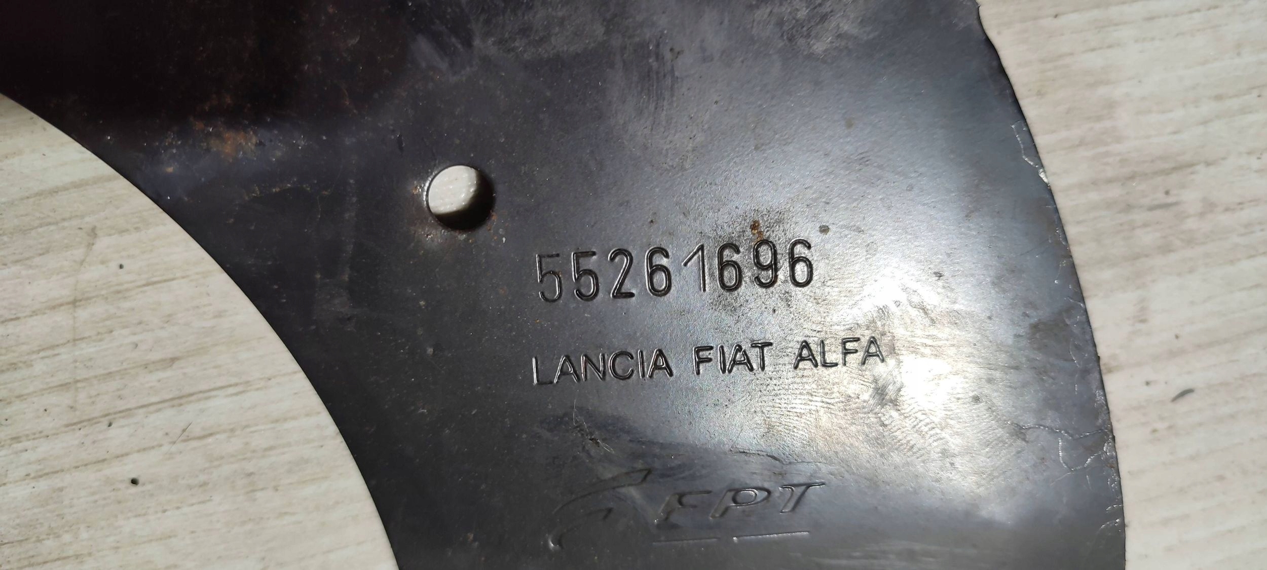 Fiat Tipo 2018 Console / Support plaque Moteur