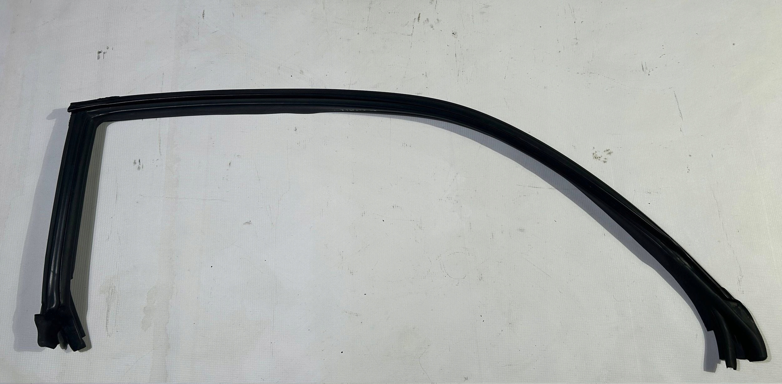 gasket door prawych right upper Dodge Challenger 2015r