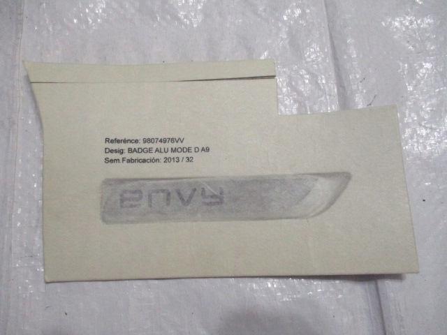 PEUGEOT 107 ENVY NAPIS EMBLEMAT ZNACZEK