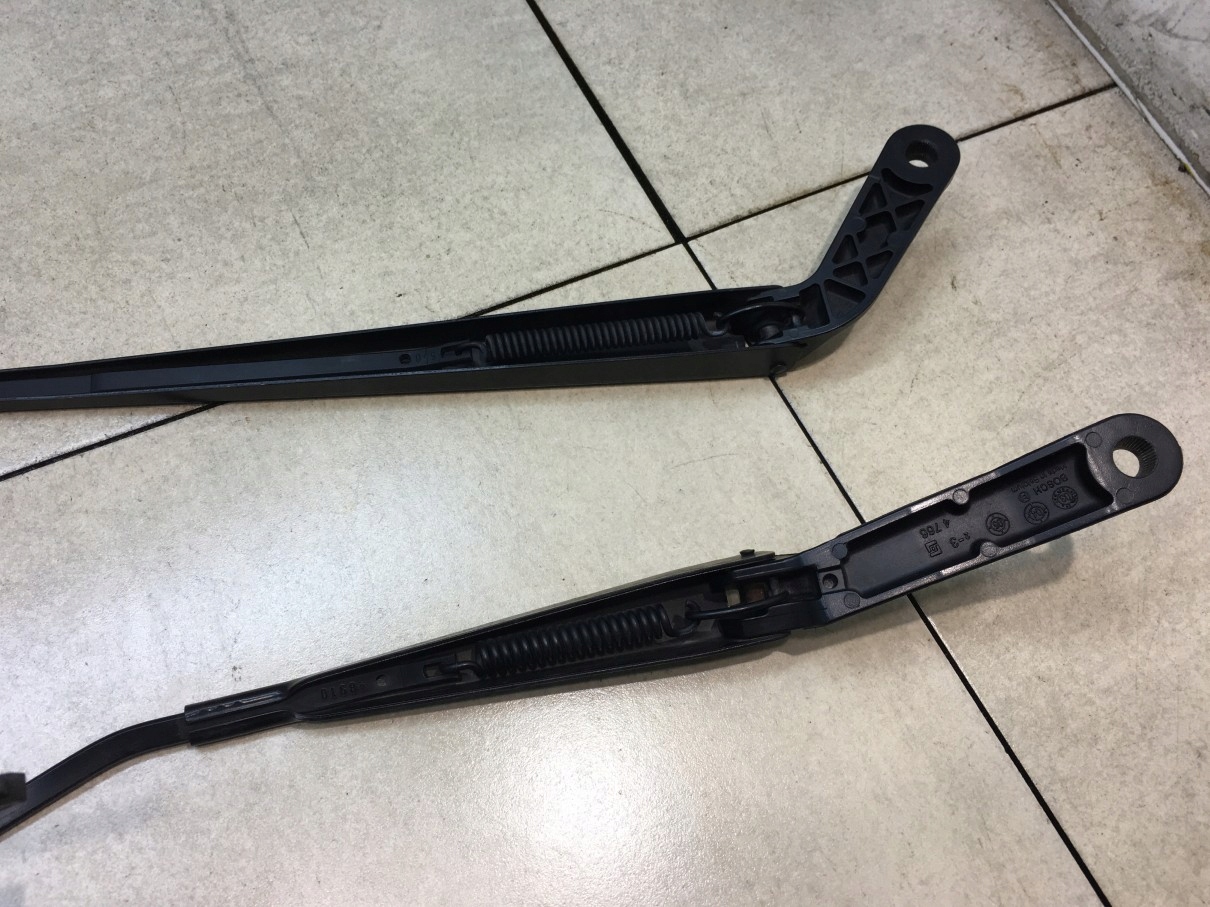 wiper arm front PEUGEOT 206