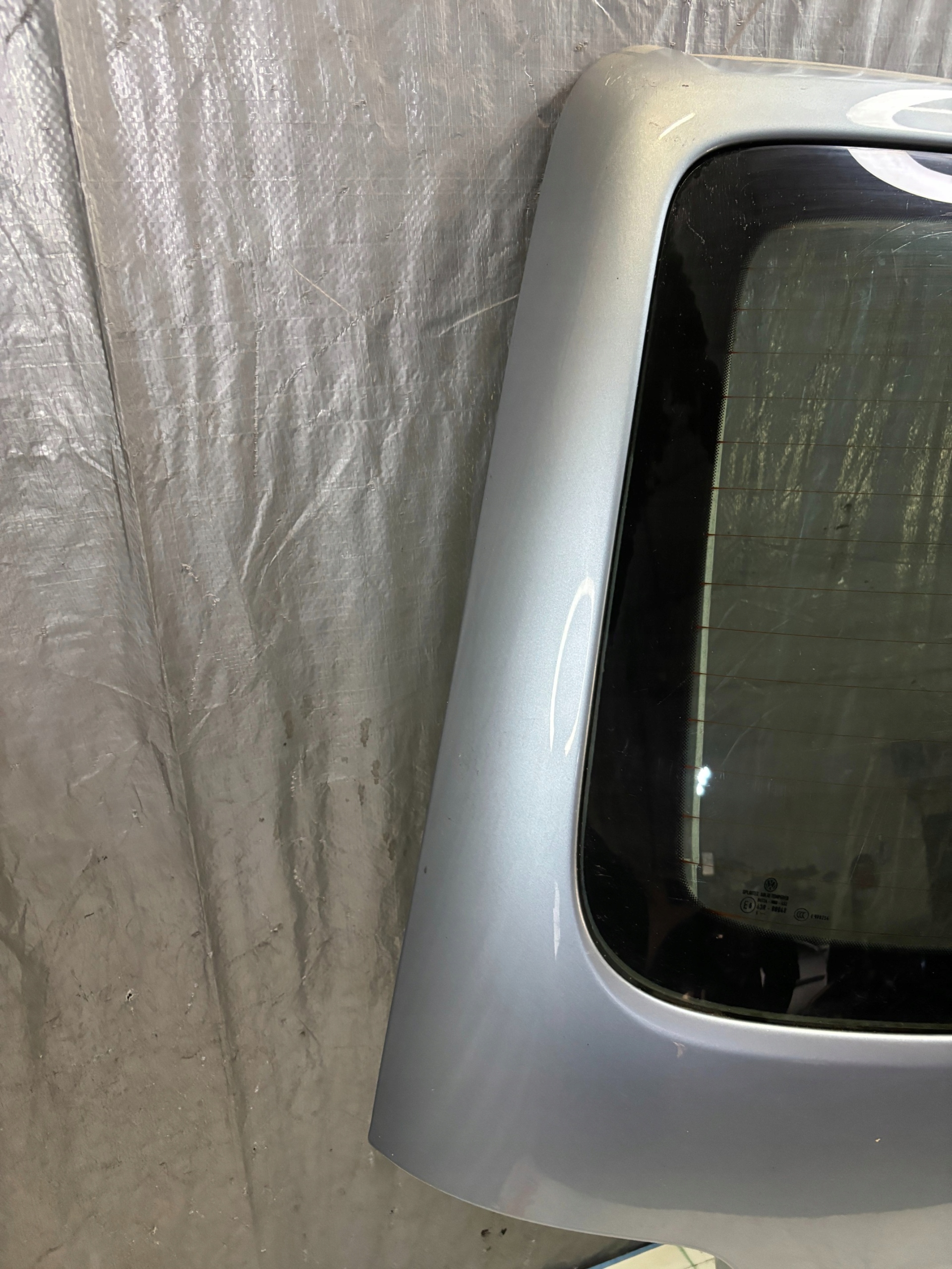 trunk door boot Volkswagen Touran and 1