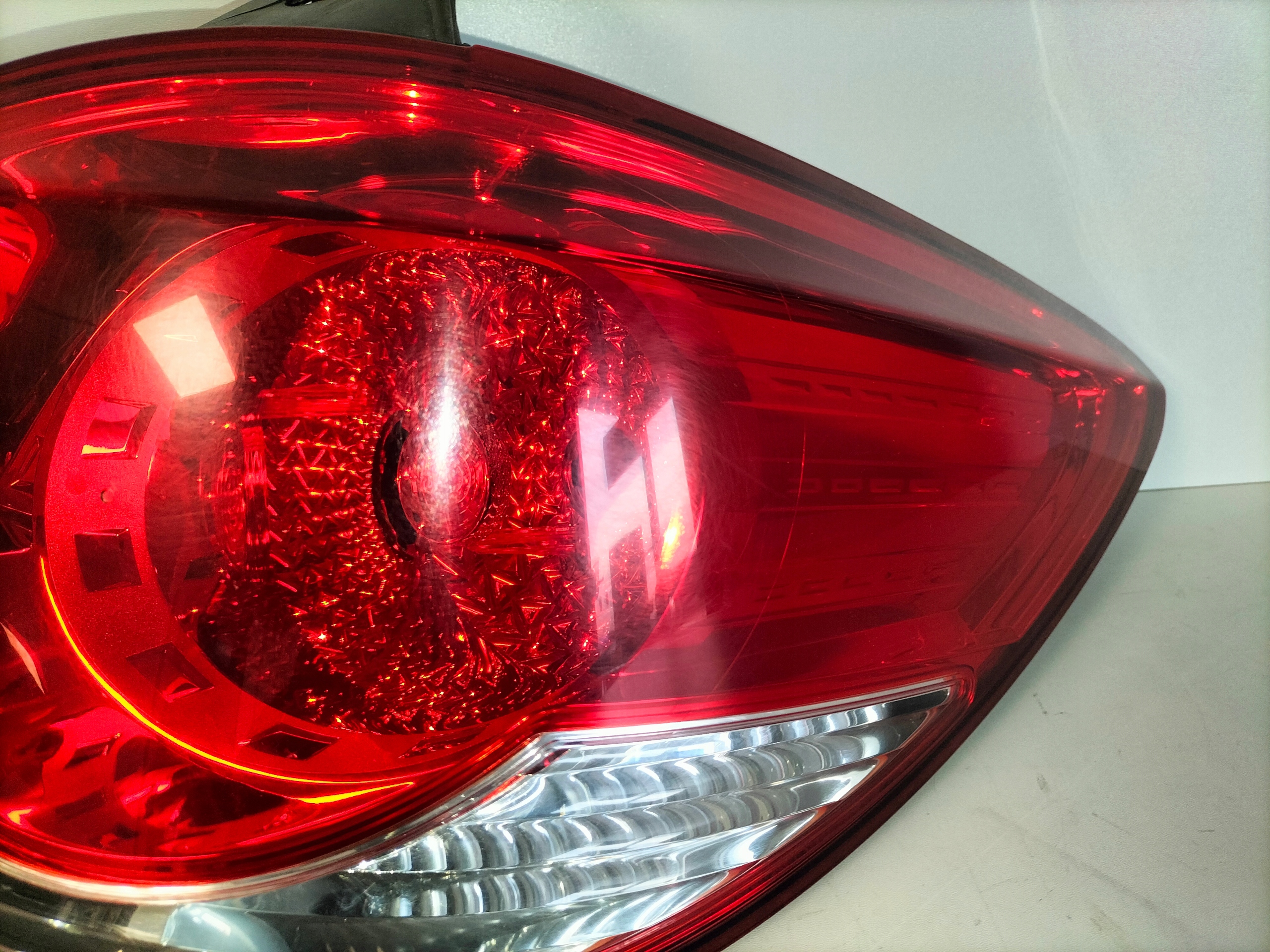 light rear rear part left CHEVROLET CRUZE 09- HB