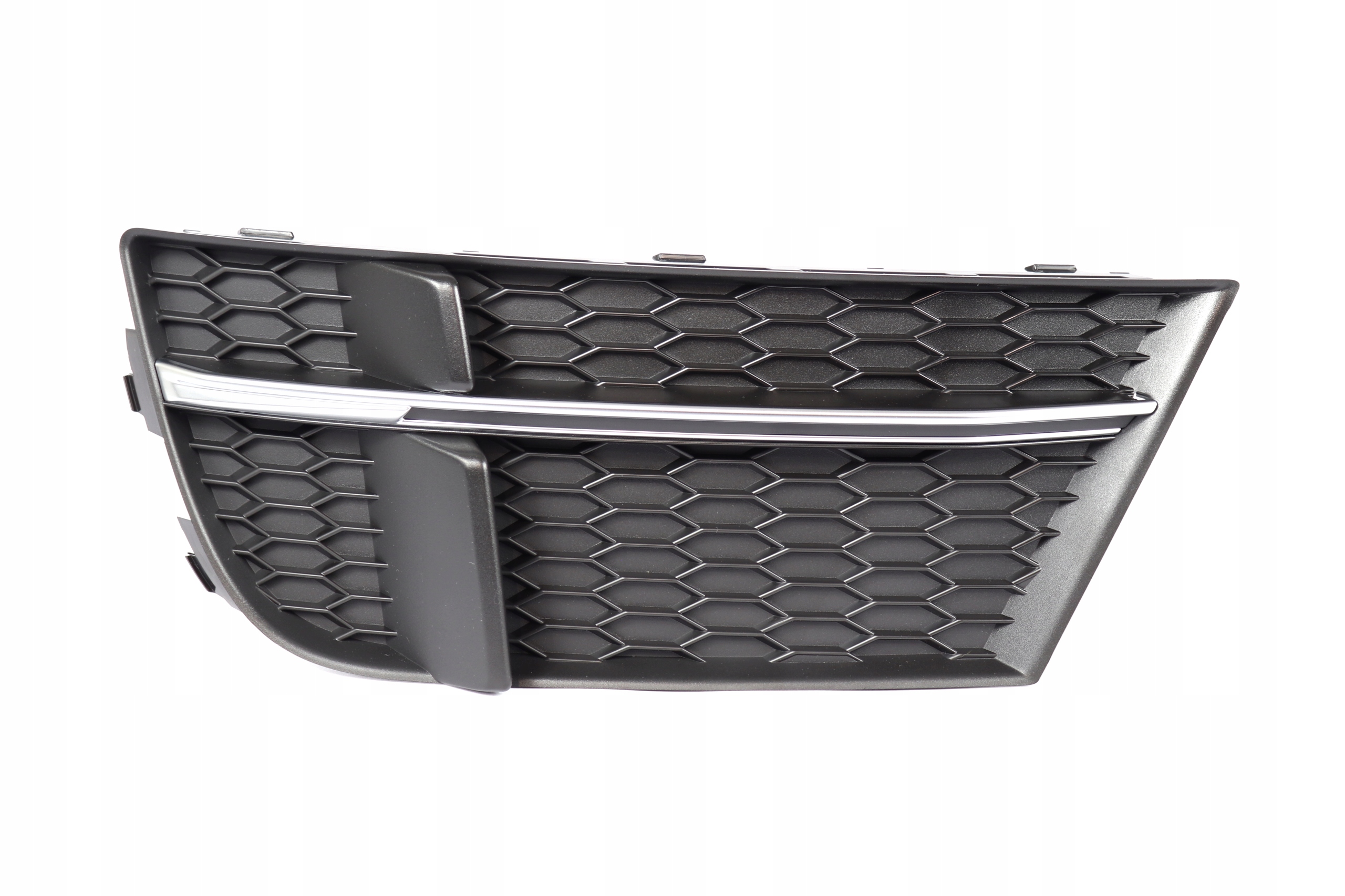 8V3807681ACBMO - Решітка решітка передній хром лівий AUDI A3 8V