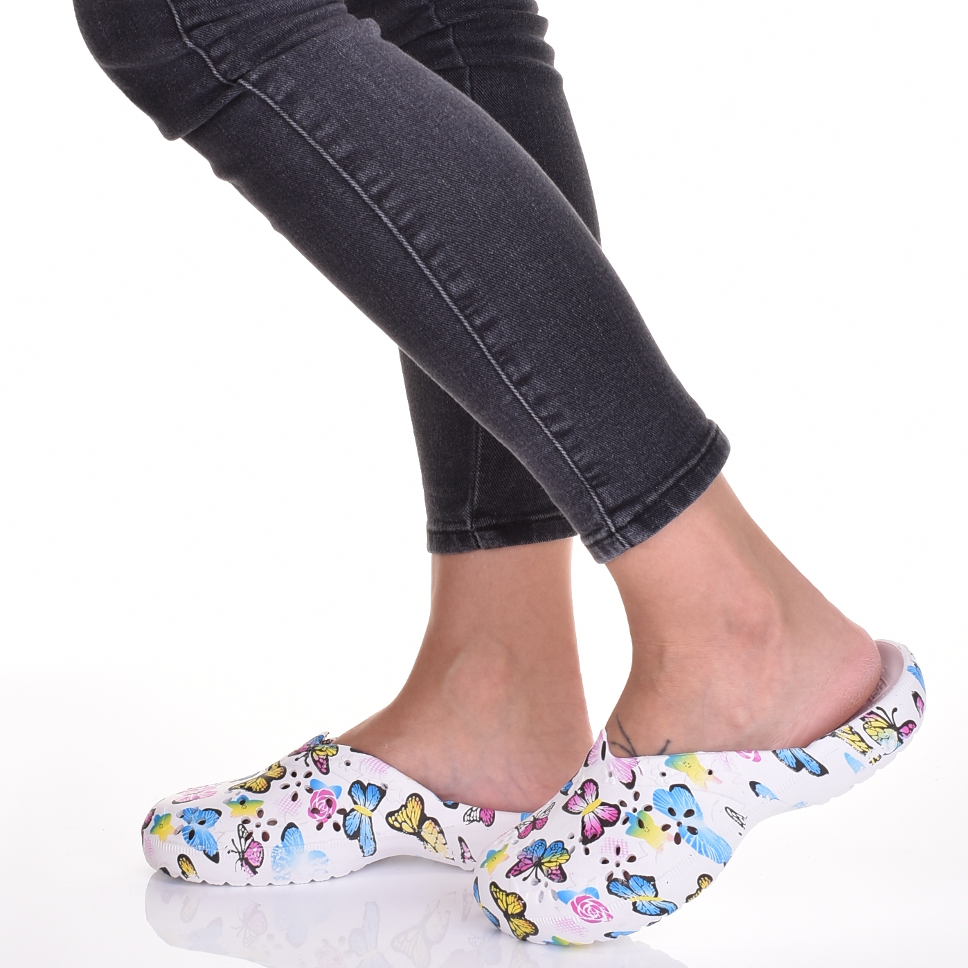 LEKKIE DAMSKIE KLAPKI PIANKOWE OGRODOWE DOMOWE ZAKRYTE PALCE WZORY Długość wkładki 24 cm