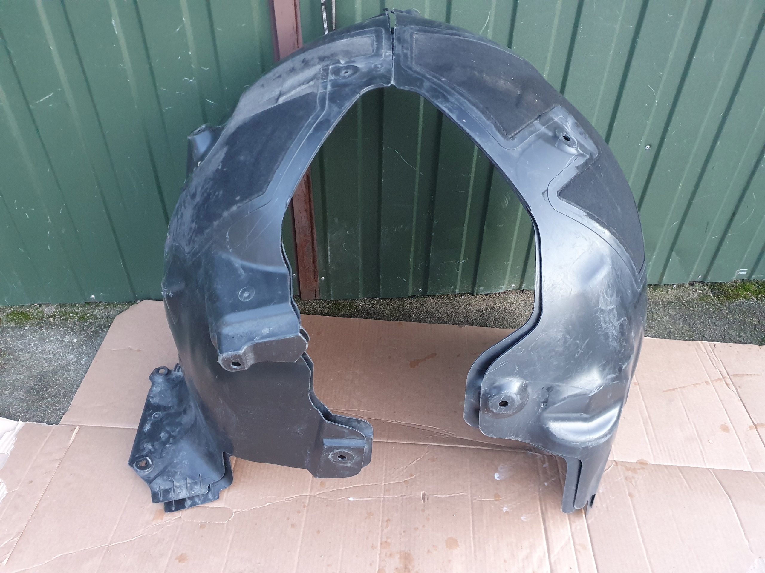 TESLA MODEL Y NADKOLE LEWE PRZEDNIE 1492613-00-B