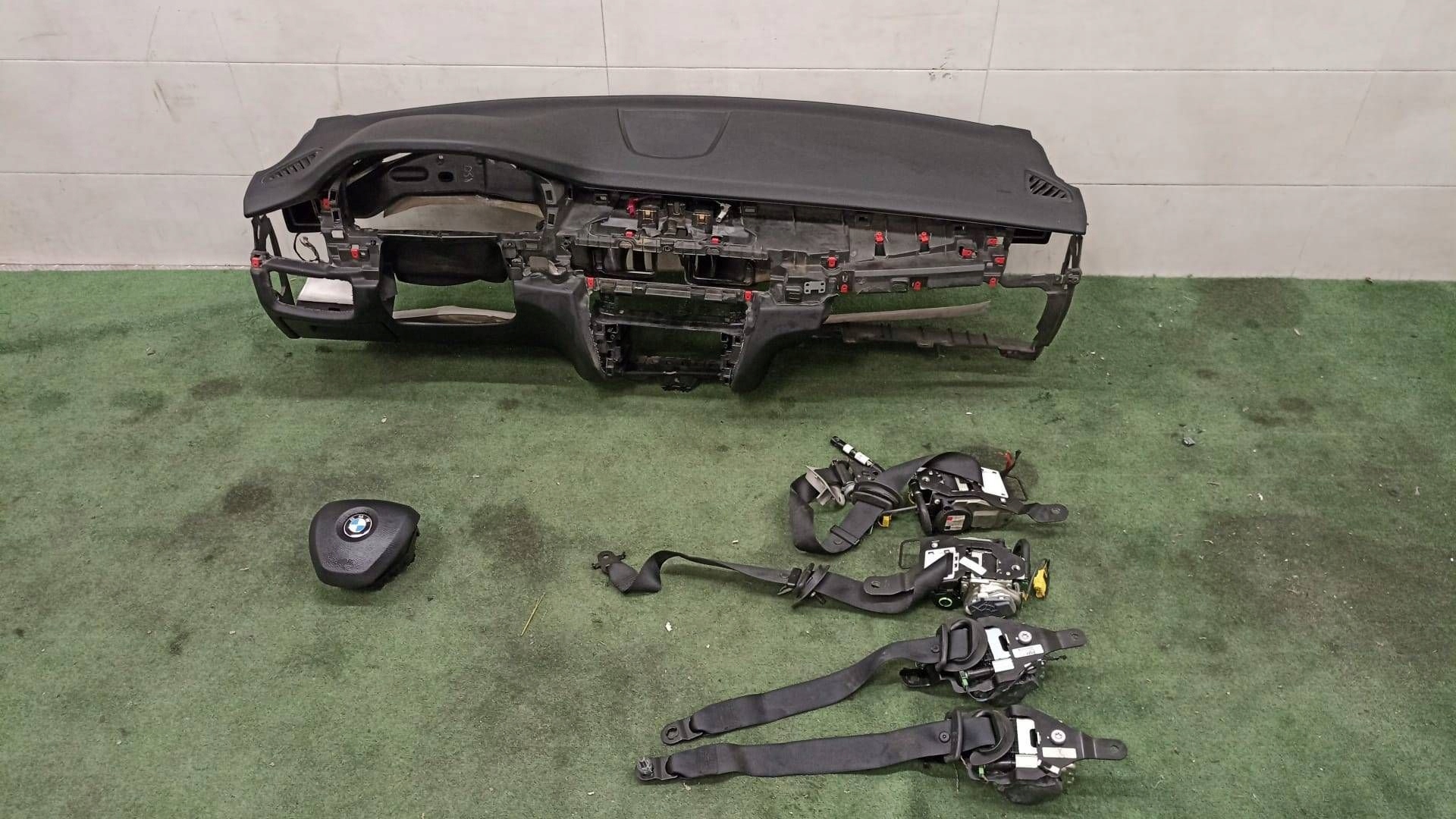BMW X5 F15 console dashboard tension belts airbag
