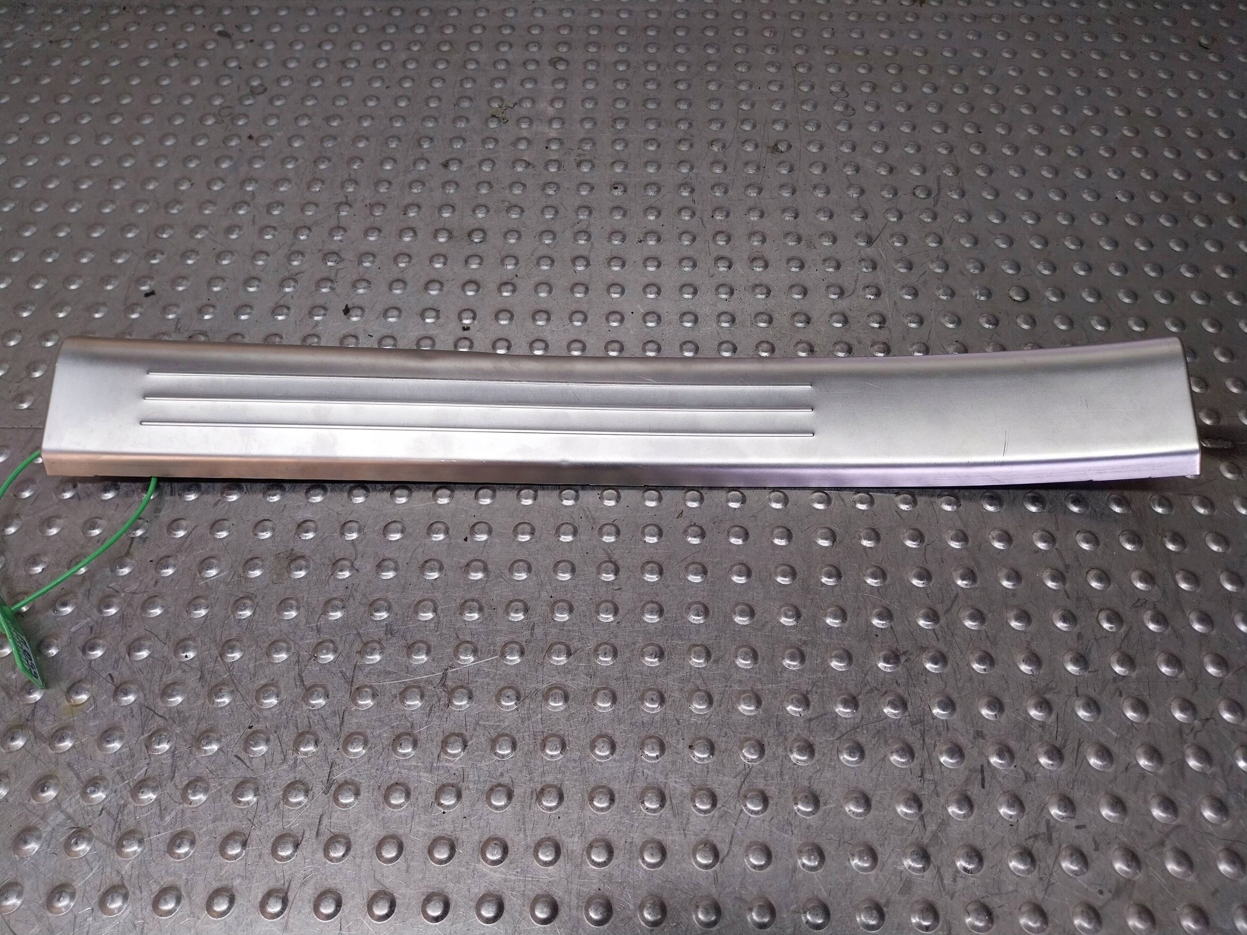 cap of the threshold left rear part 3W4863381M BENTLEY FLYING SPUR 2014-2018