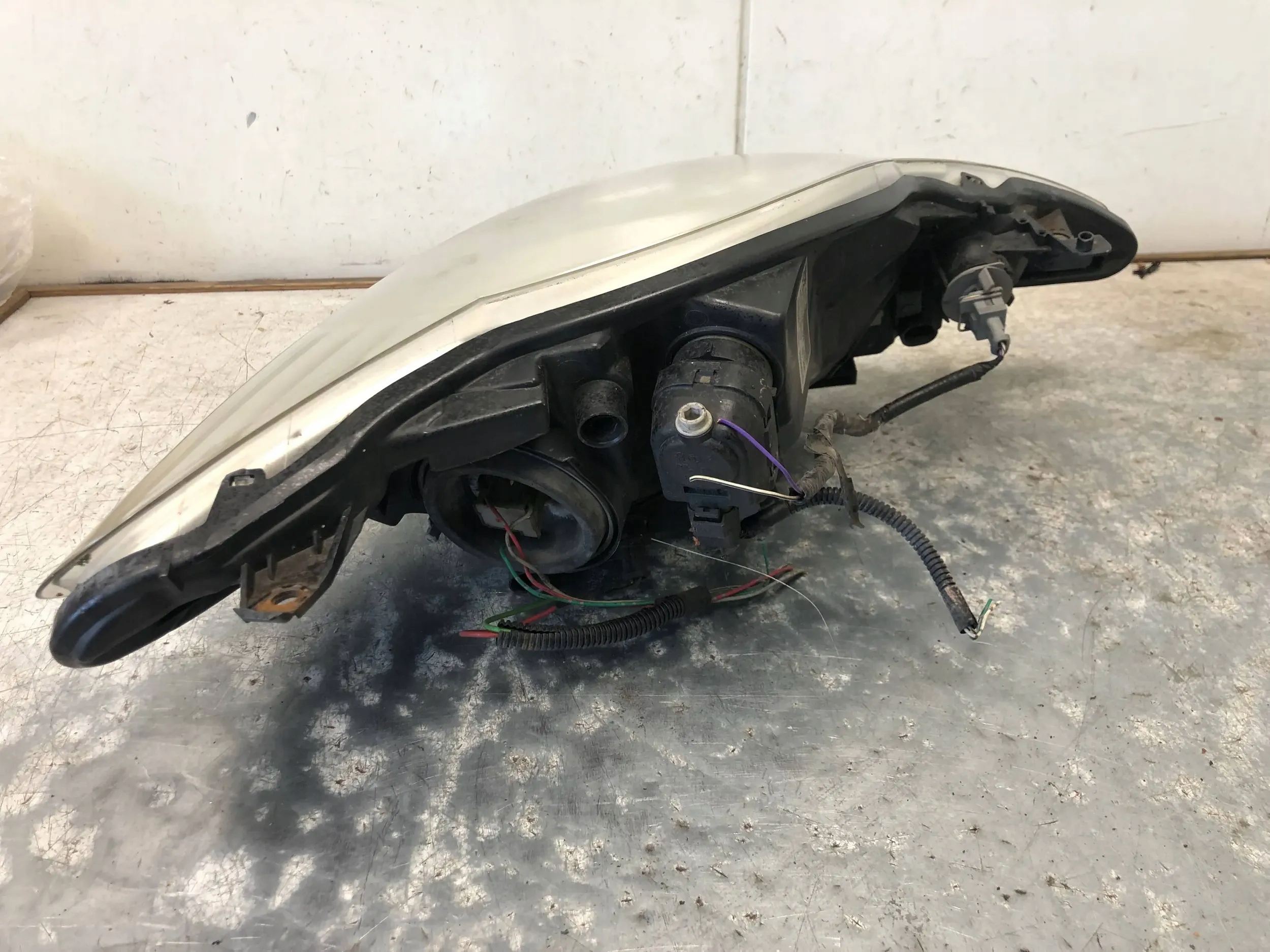 light left front PEUGEOT 107 81150-0H030