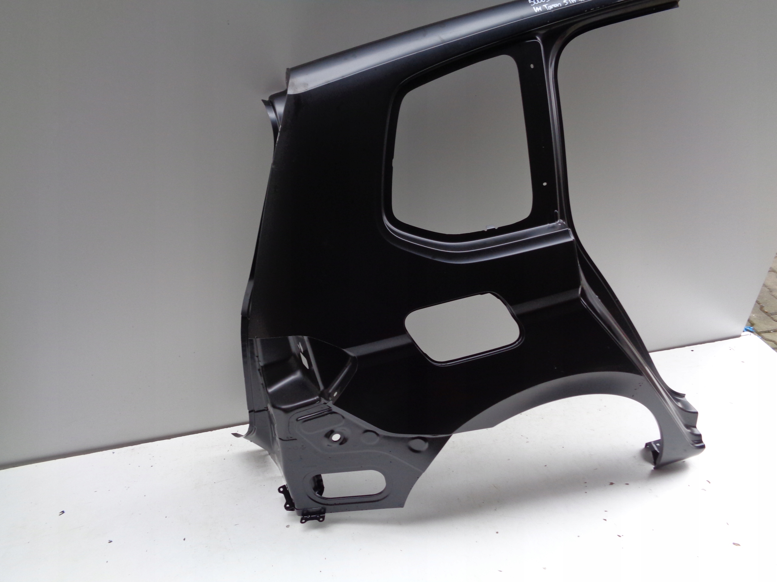 fender right rear VW TOURAN 5TA 16- NR 50003