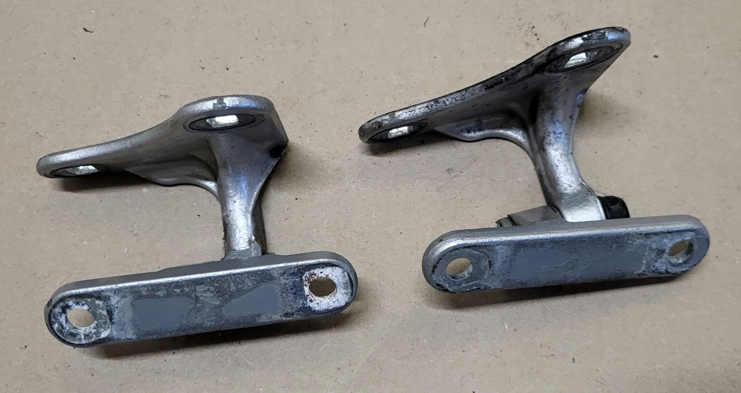 hinge X2 door right front GORA DOL MERCEDES S W220 OE silver
