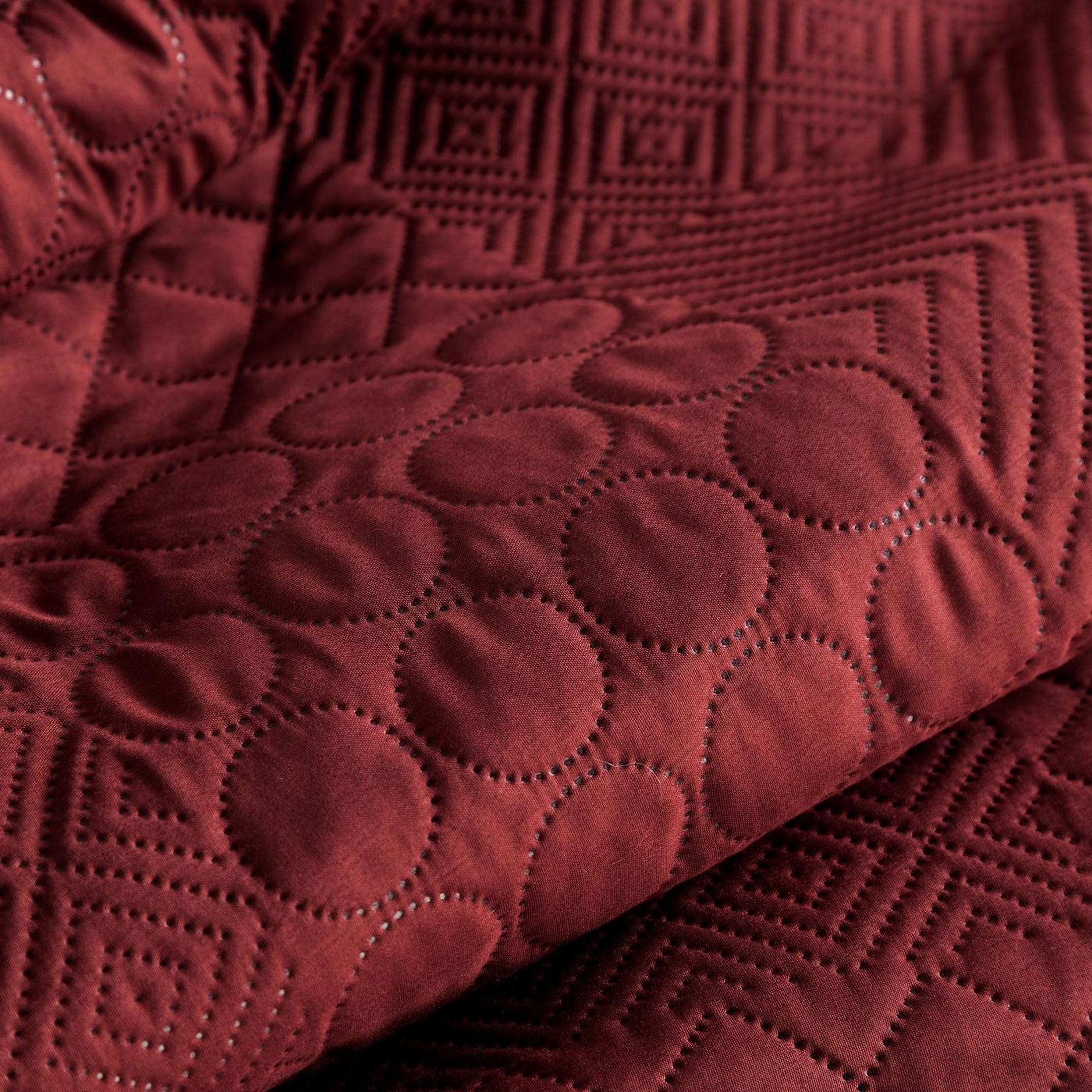 Přehoz na postel BONI/5 220x240 cihlový patchwork hrubý prošívaná