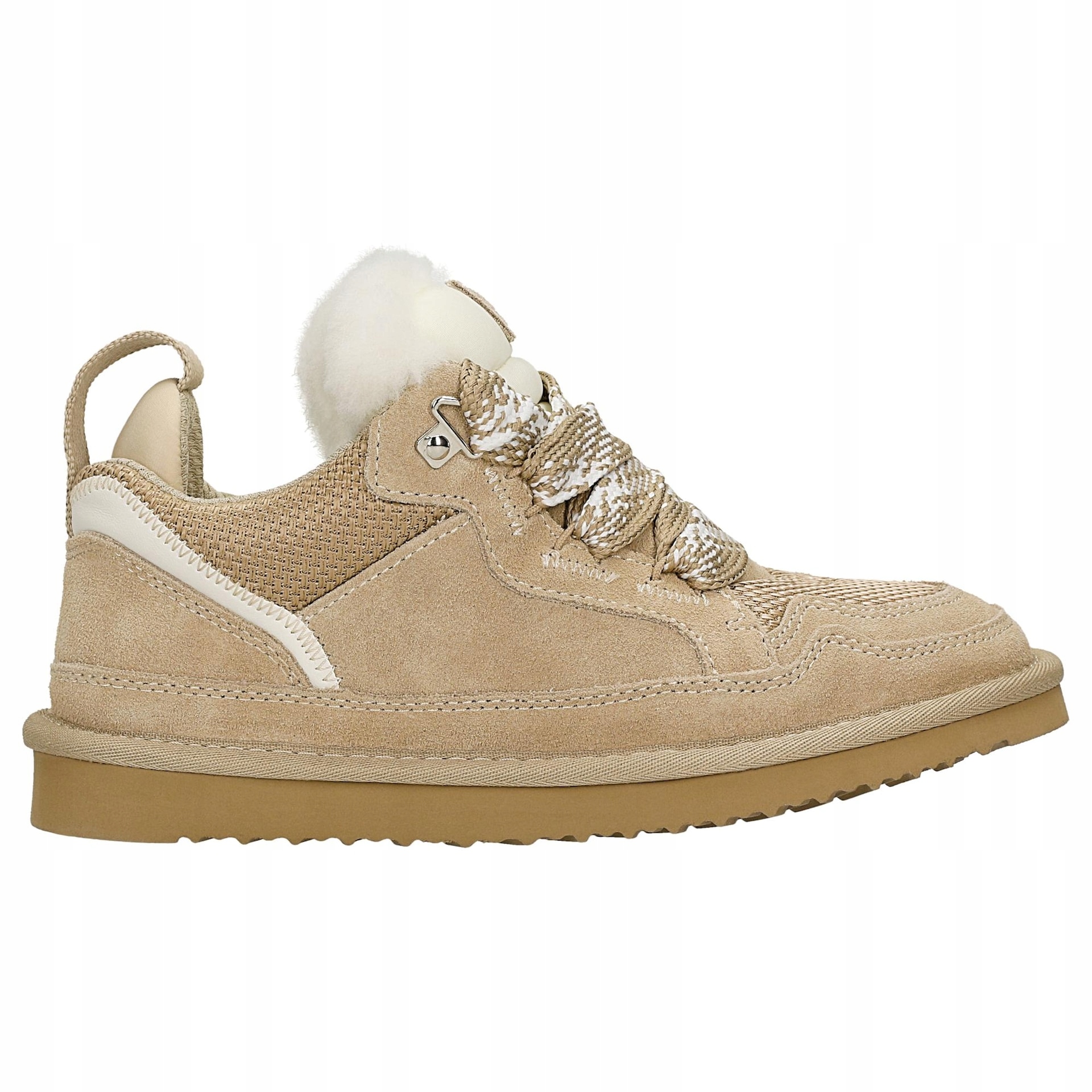 Béžové nízké sněhule s nadýchaným jazykem a silnými tkaničkami vel. 36