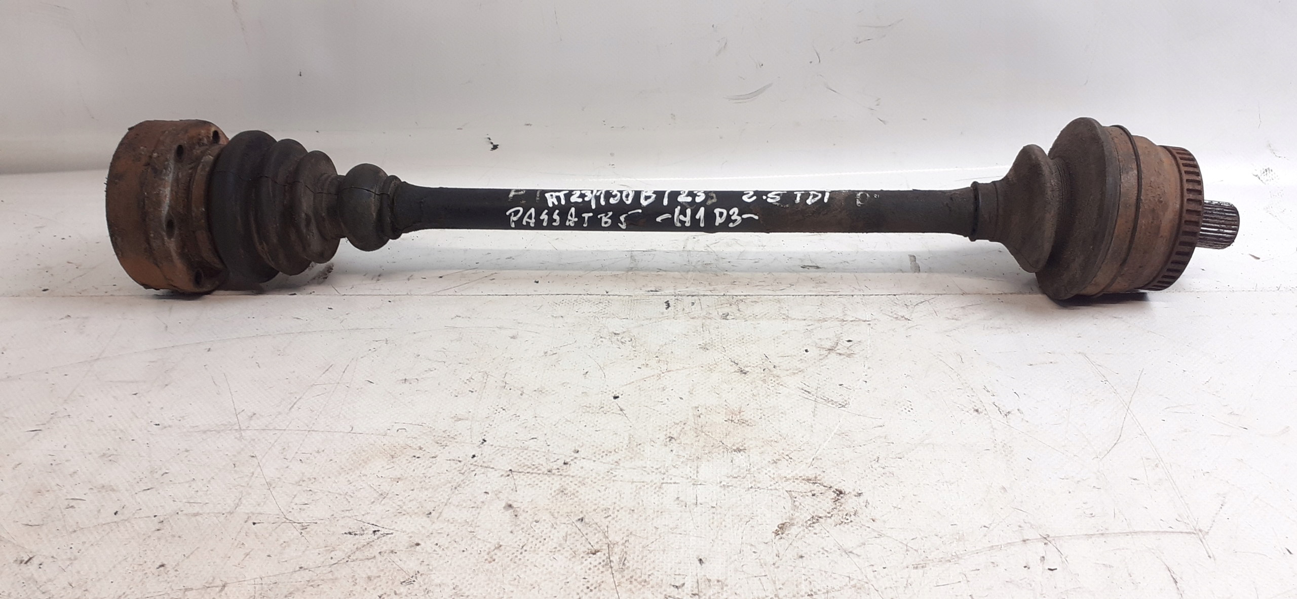 VW PASSAT B5 2.5 TDI semi-axis right rear part