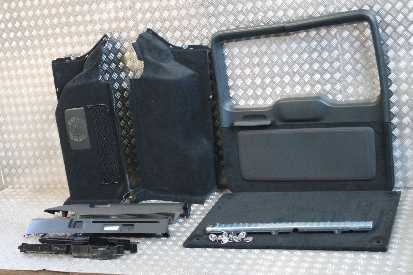 ELEMENTY BAGAŻNIKA TAPICERKA MERCEDES G W463/4