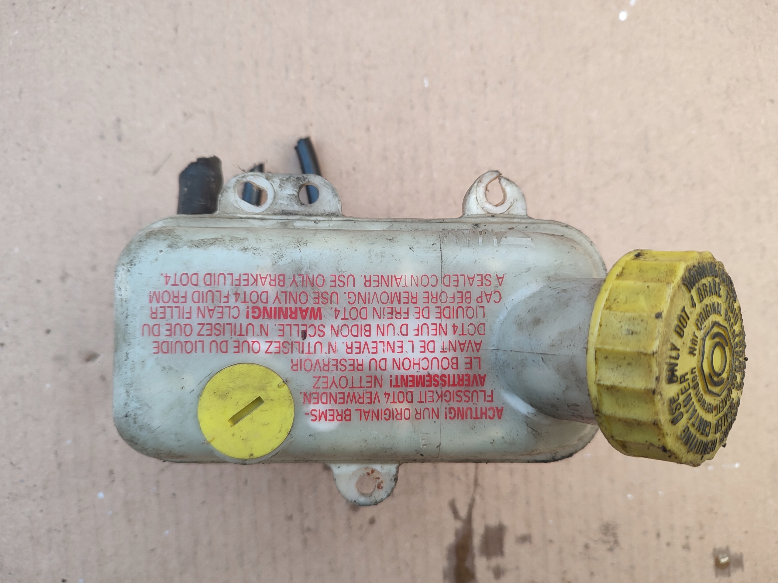 serbatoio LIQUIDO volante audi A2 8Z2611301E