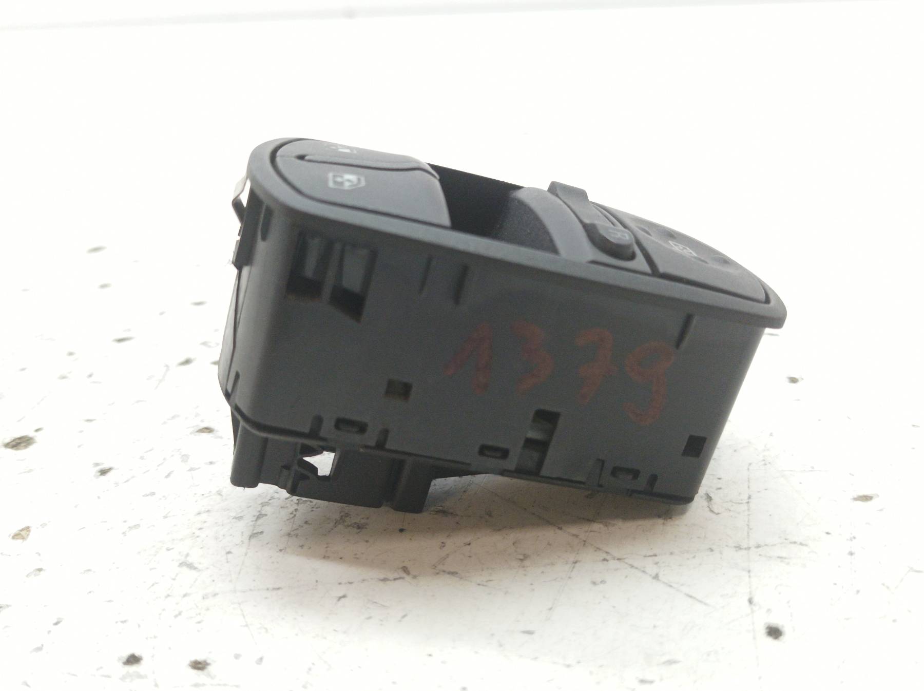 window control switch left front 13258521 Opel Corsa IV (2006-2014) D