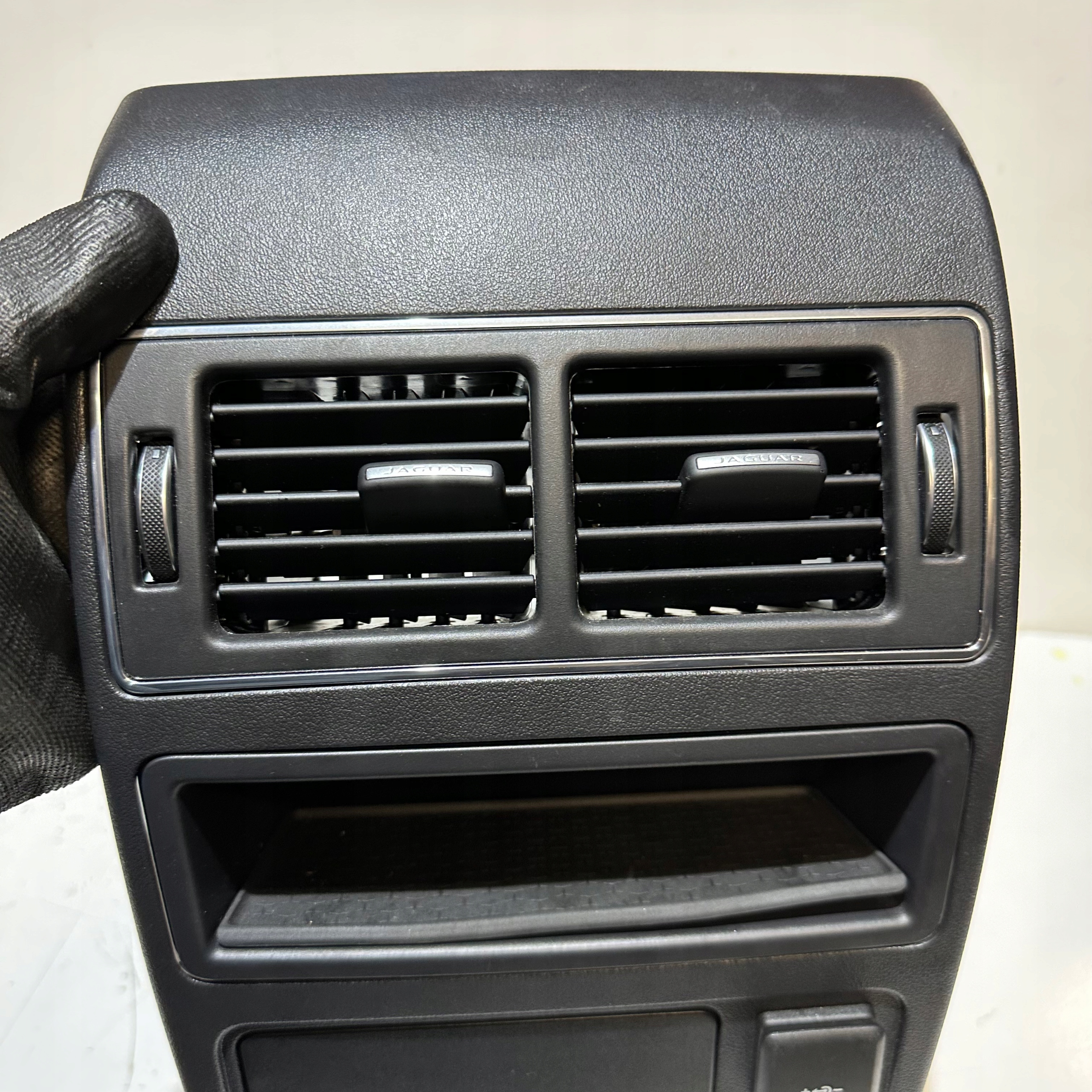 JAGUAR F-PACE LIFT REAR PART BLOWER FAN GRID TUNEL PASSENGER COMPARTMENT