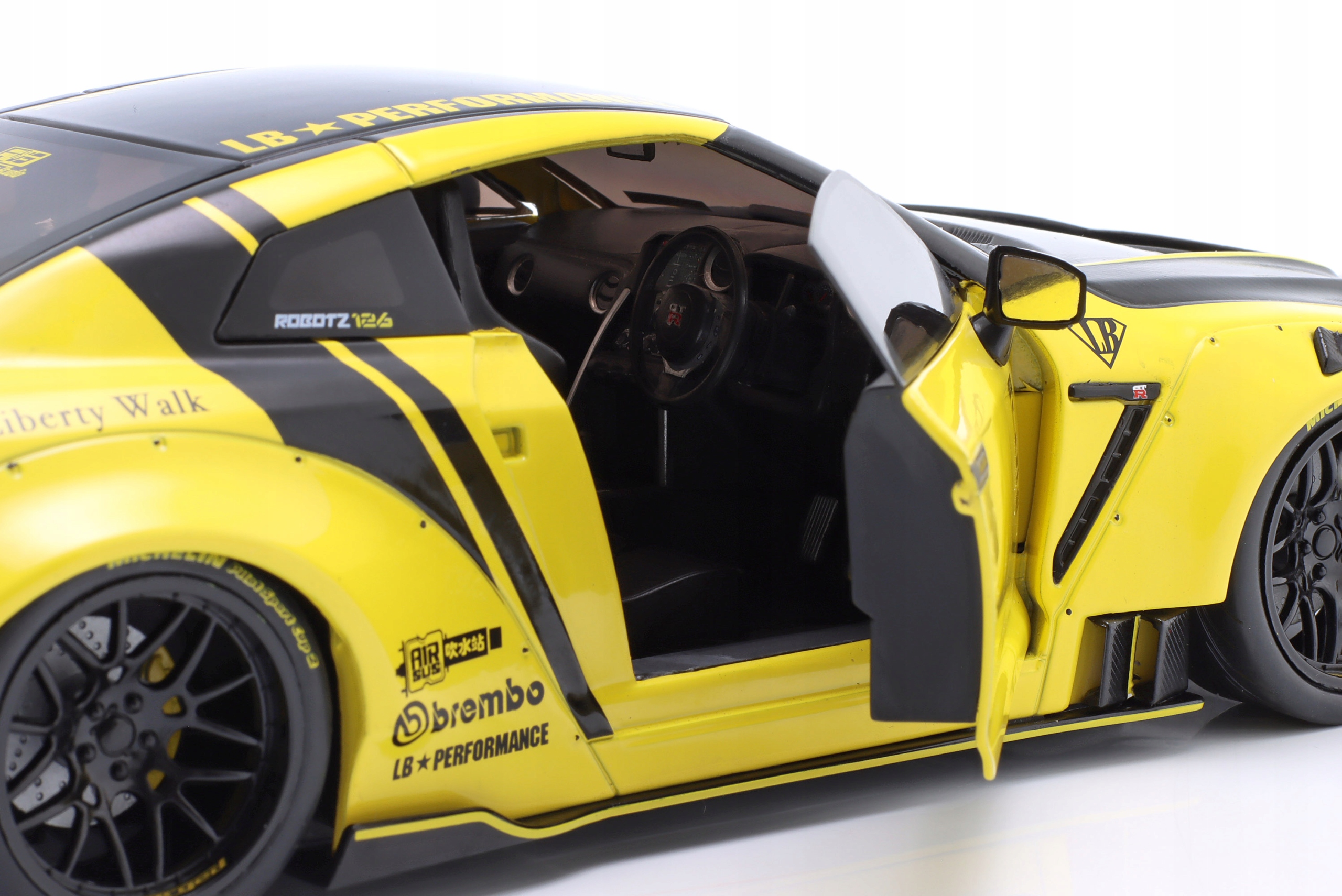 Nissan GT-R (R35) W/ Liberty Walk Body Kit 2.0 - 2020