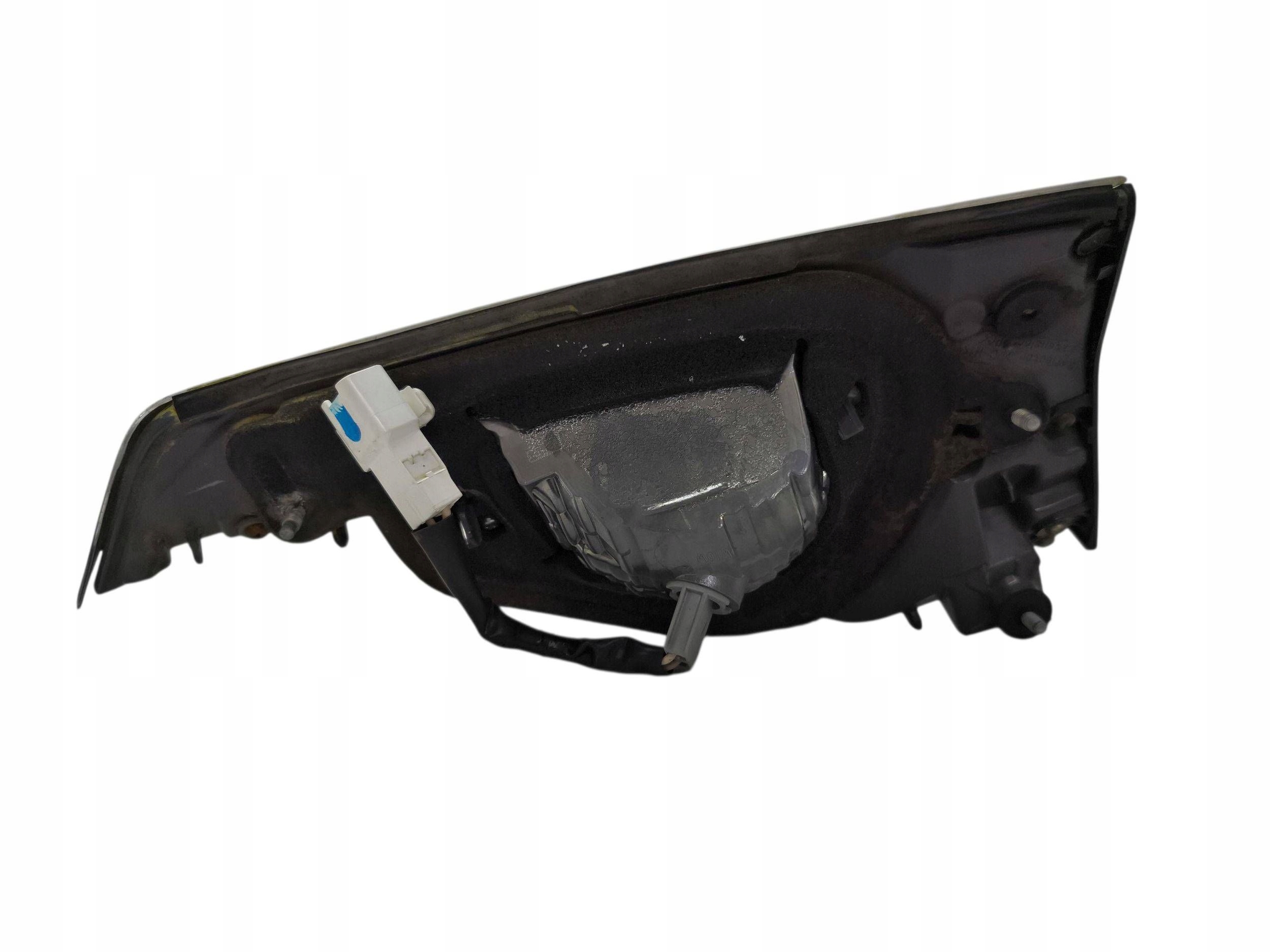 2011 lexus CT 200H фонарь в багажнике E1313037