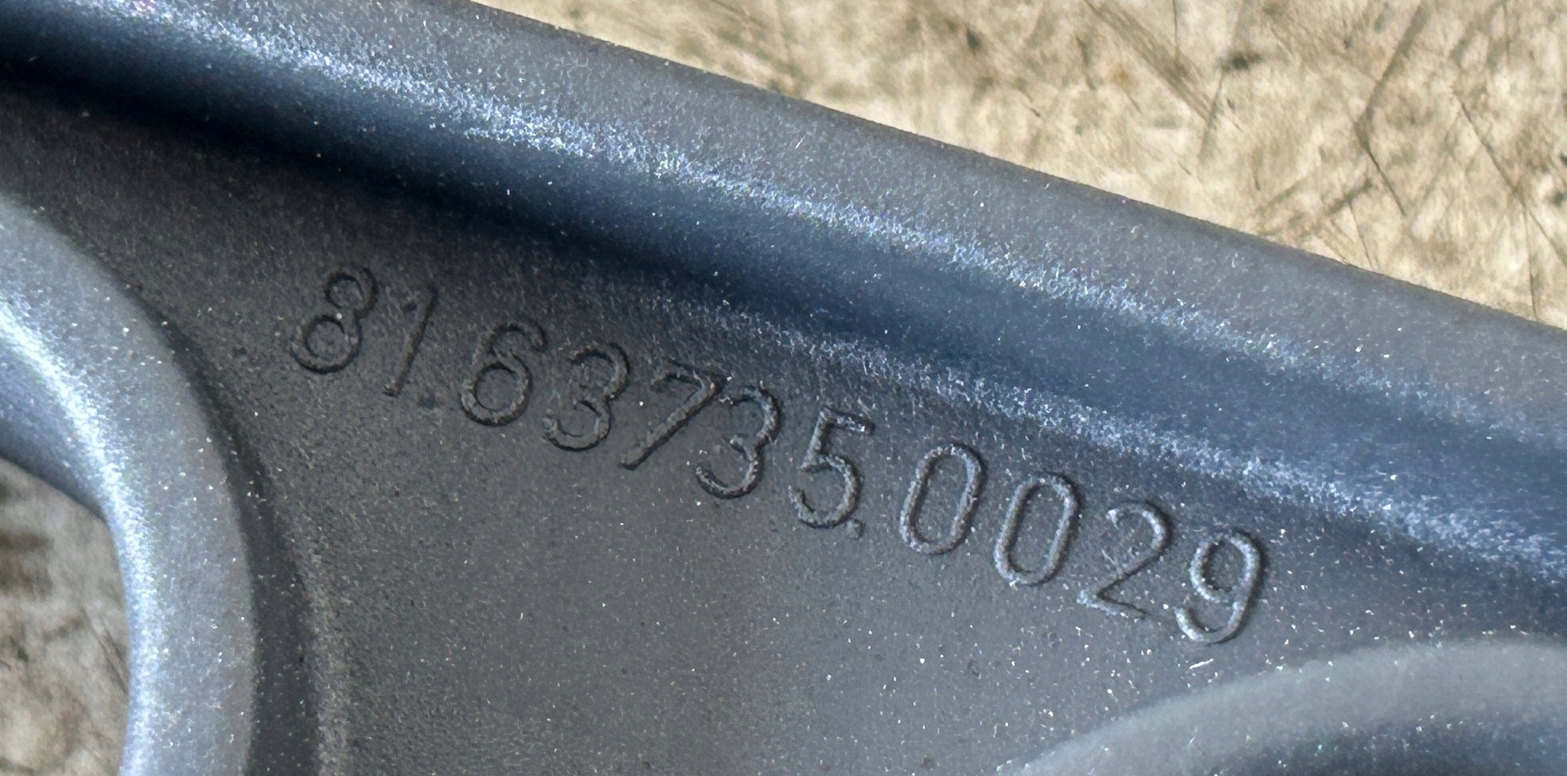 bracket covers PRZECIWSLONECZNEJ MAN 81637350029