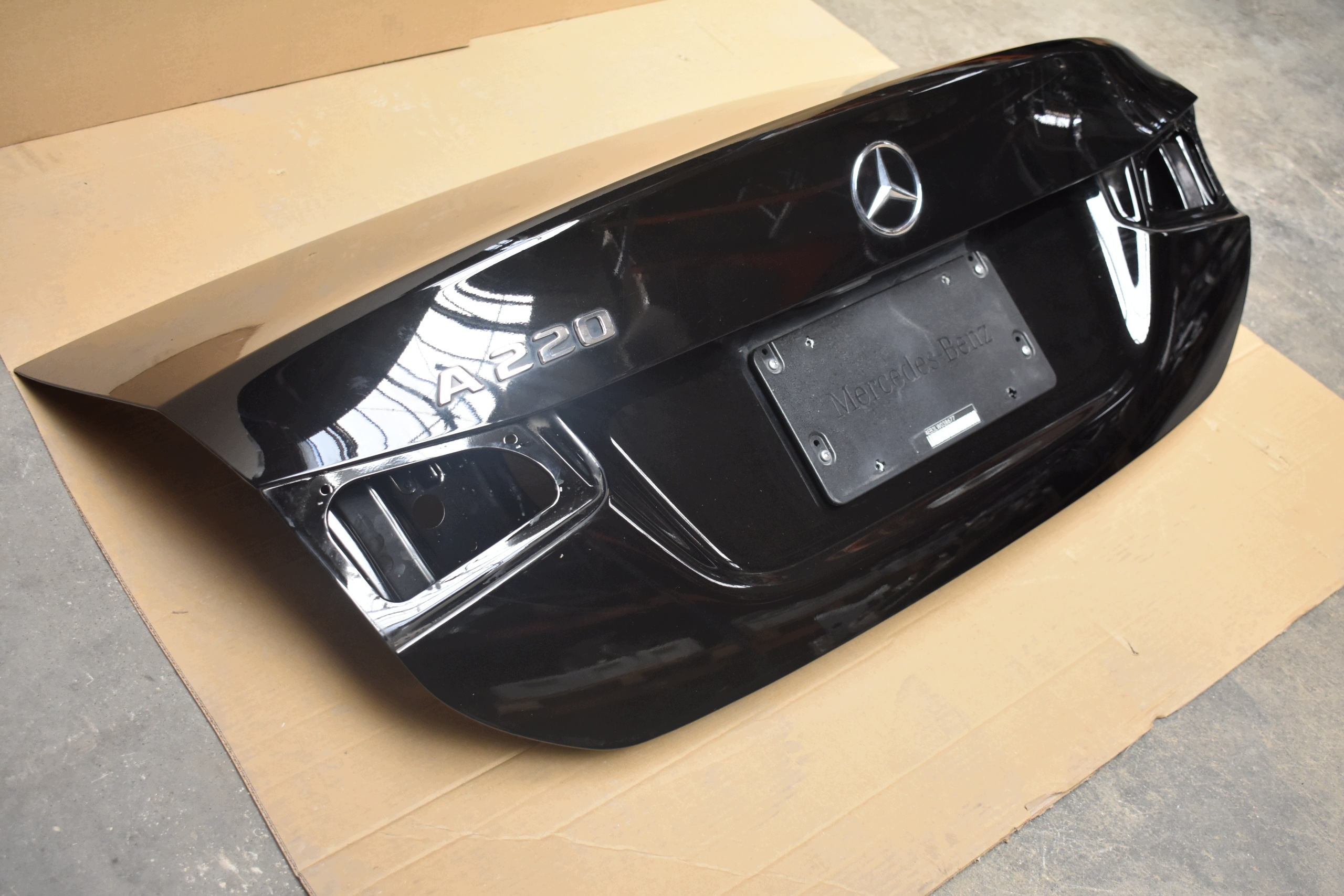 IDEALNA boot door rear boot colour 696 MERCEDES W177 1