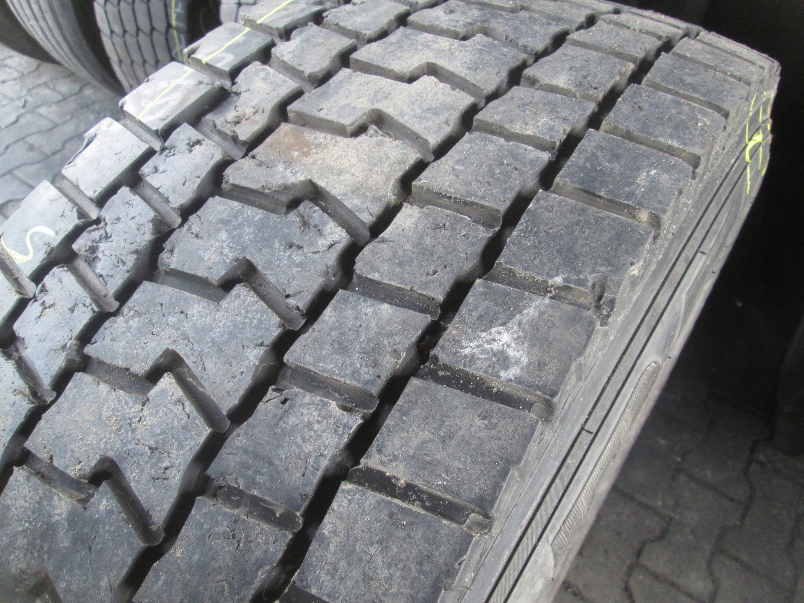 315 / 70R22,5 Pirelli TH88 привод TIR б / у