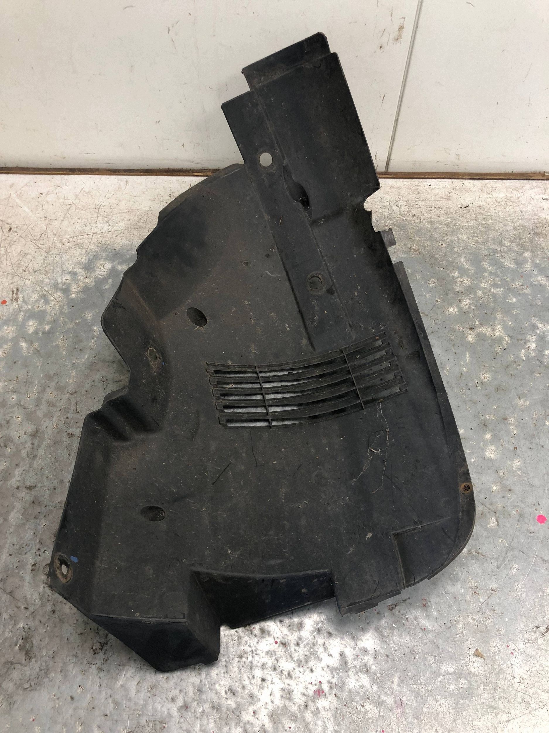 mudguard right front part front RENAULT TRAFIC III 638449610R