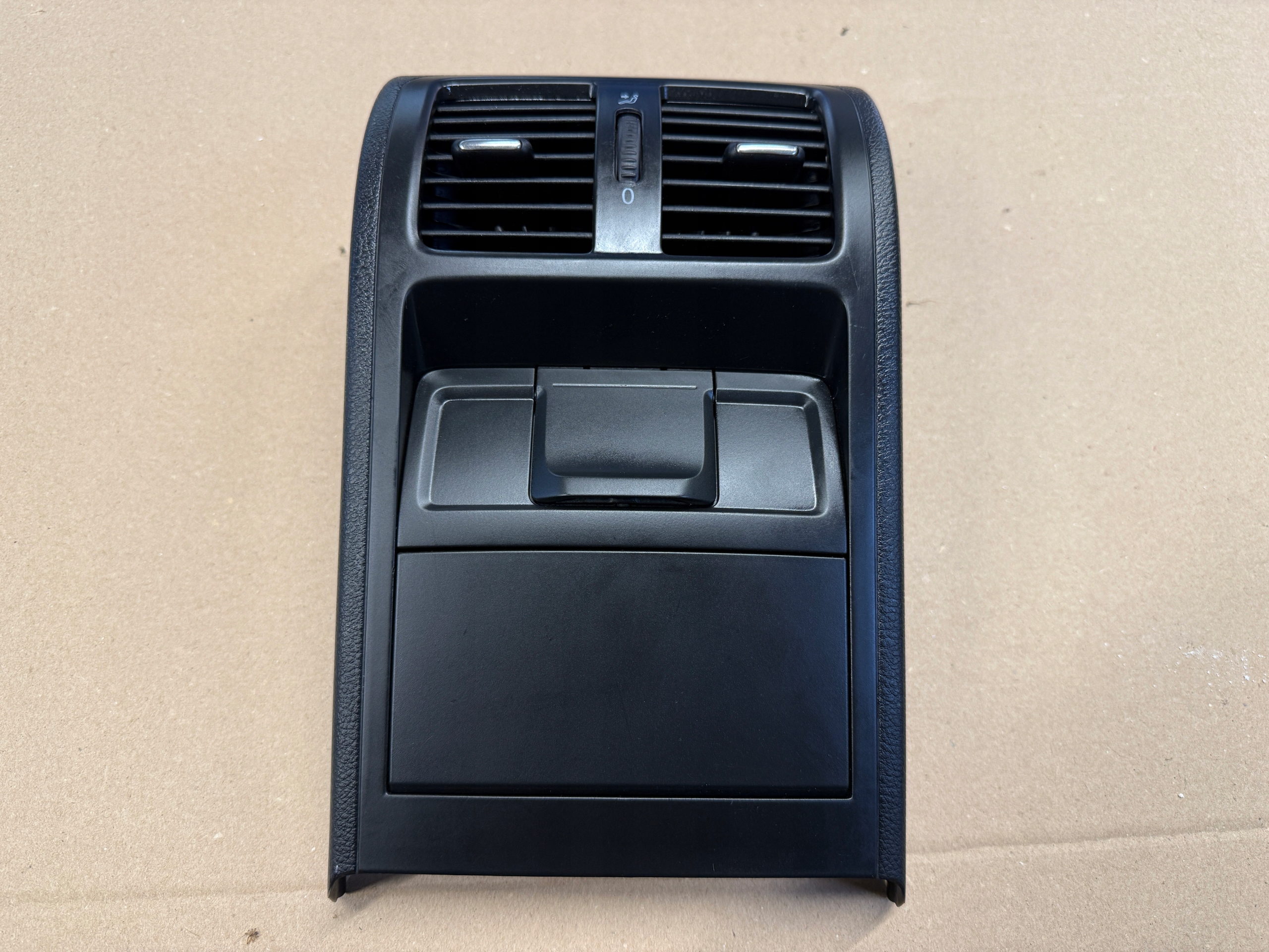 VW PASSAT B6 grid air conditioning devices rear central 230V 3C0864298CB 3C0907155C