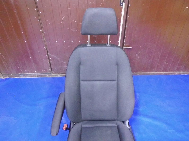 seat driver´s left front PNEUMATYCZNY EU MERCEDES SPRINTER W910 W907 18+