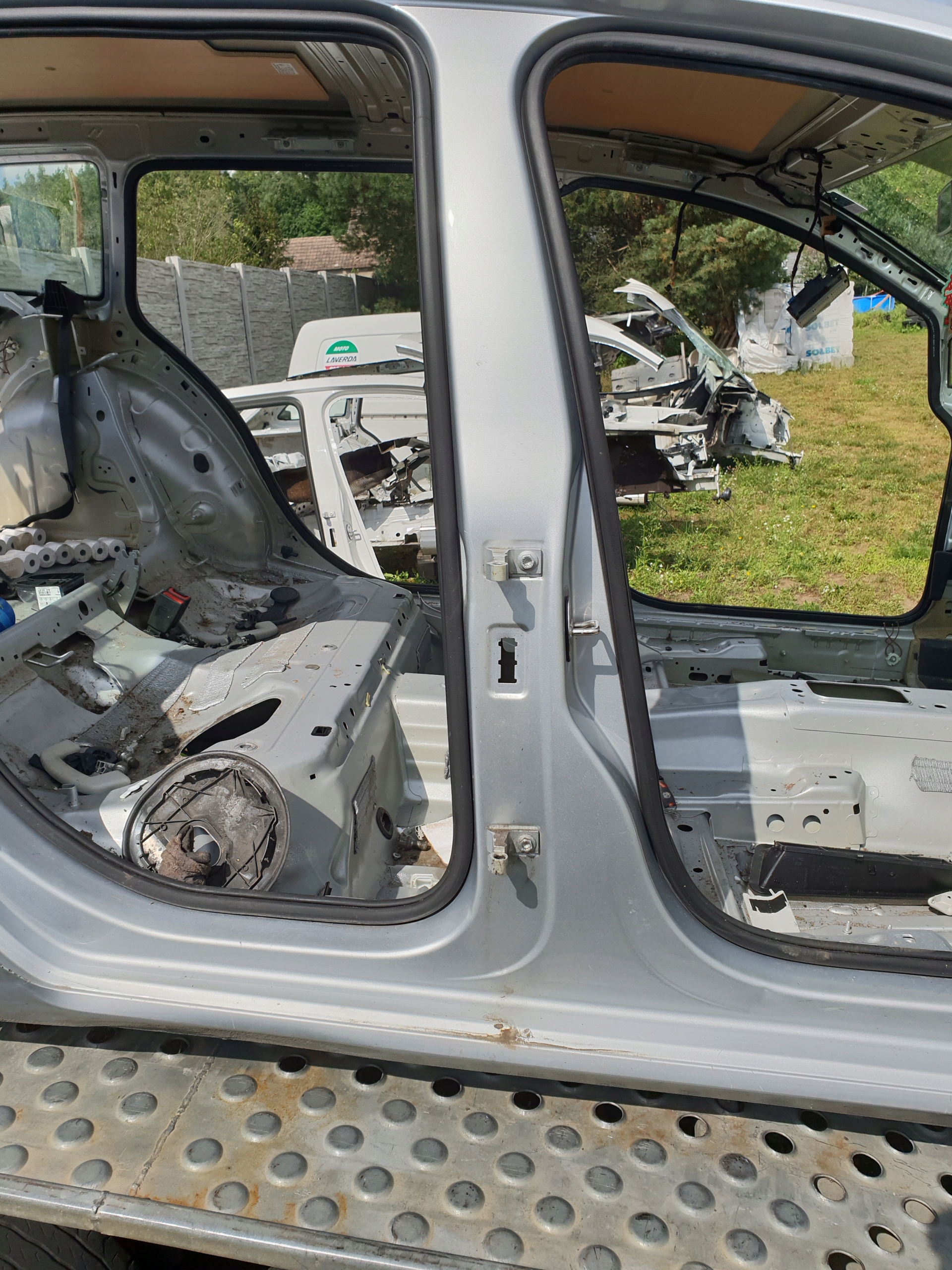 SŁUPEK ŚRODKOWY PRAWY GOLF VII KOMBI