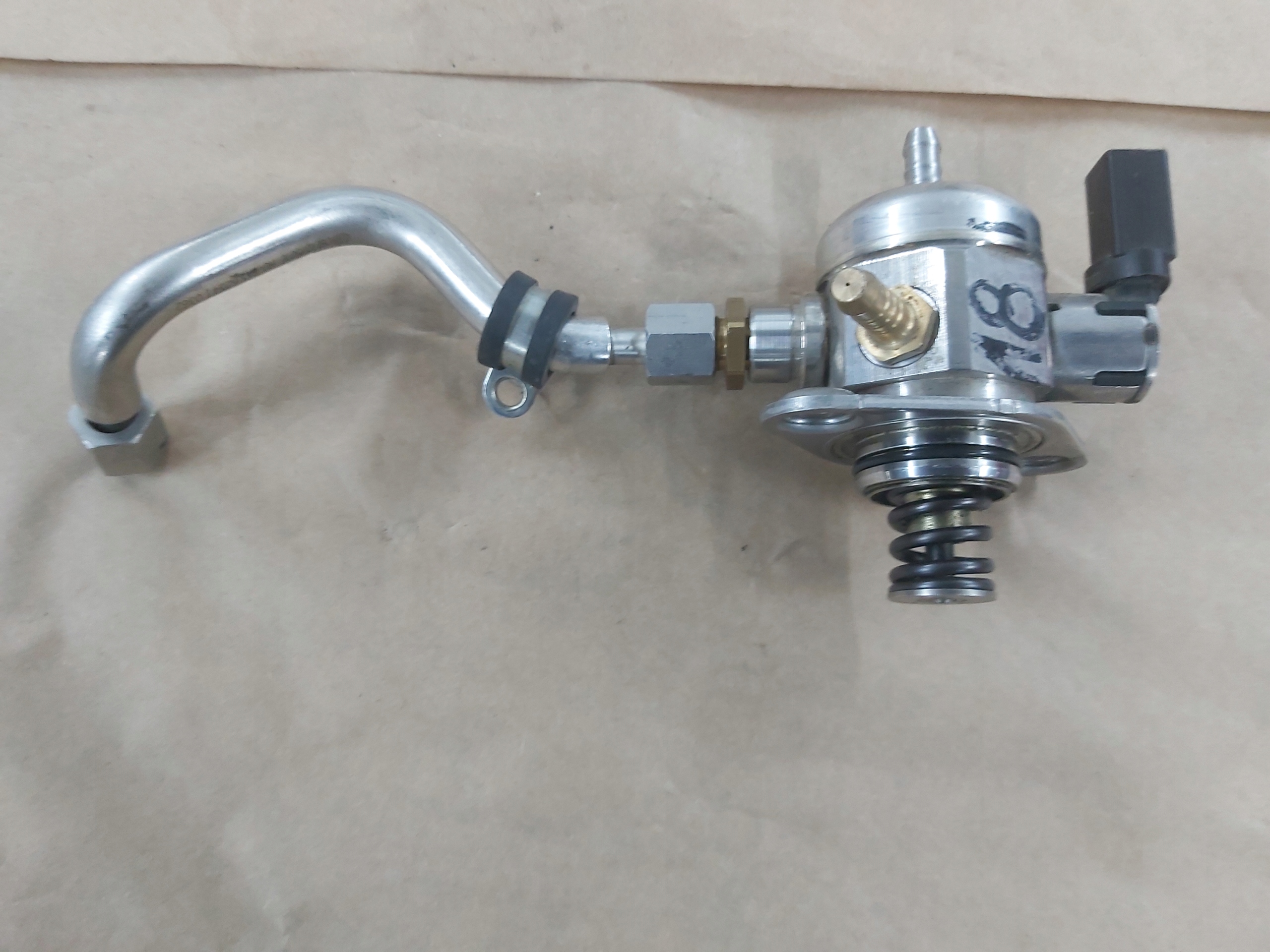 feed pump 06G127025D AUDI A4 A5 2.0TFSI BDB!!