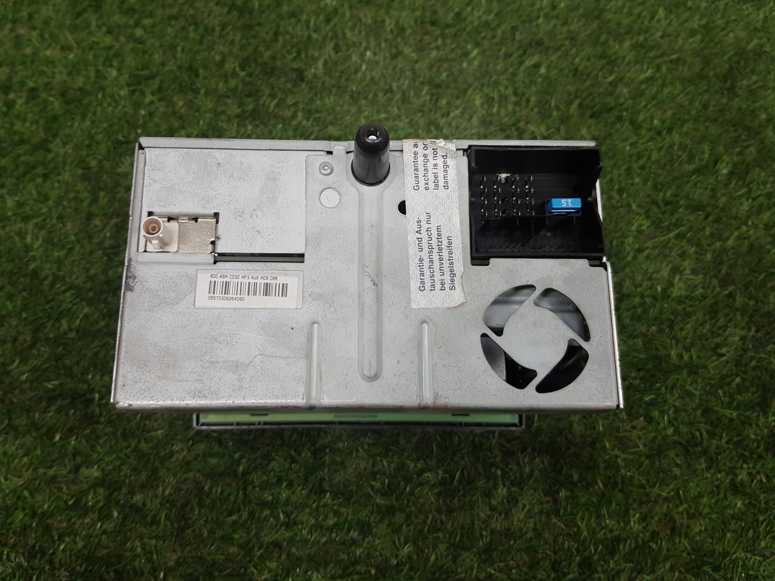 RADIO fabrication OPEL ASTRA H 13289932