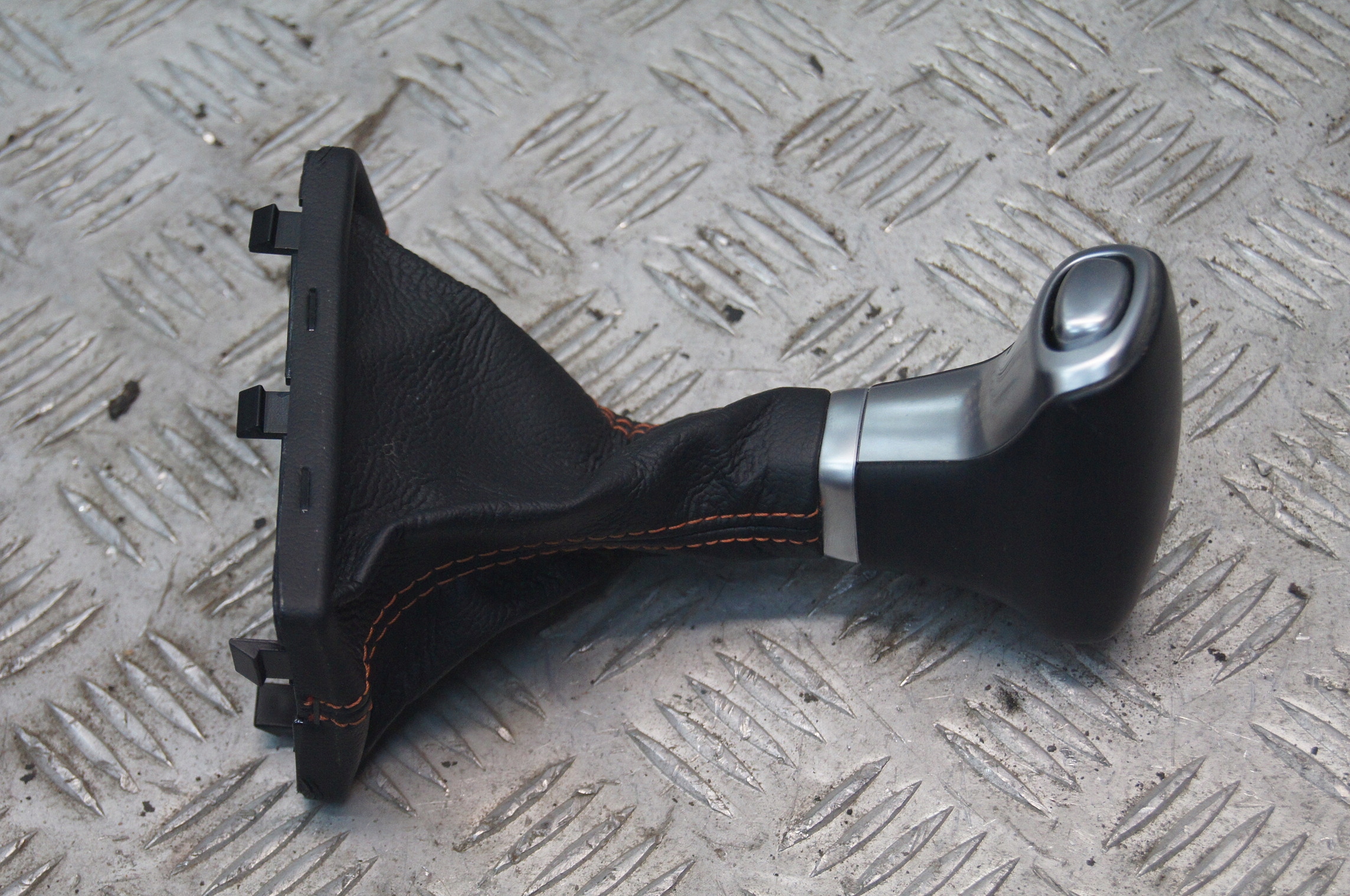 Kia Sedona 3.3 V6 2016 + Ручка Перемикання Передач