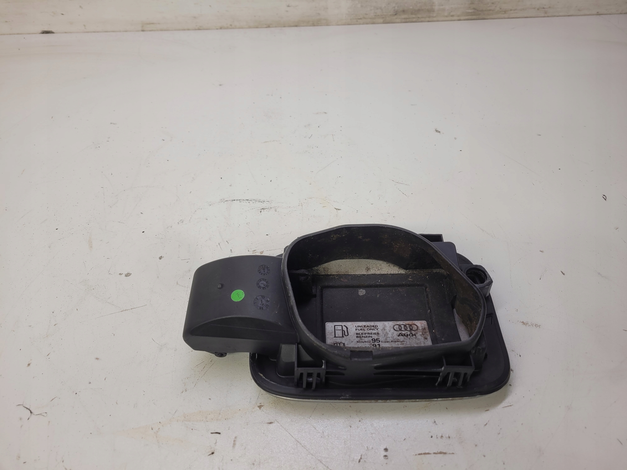 Volet trappe carburant Carburant AUDI A4 B8 8K0809999D LX7W