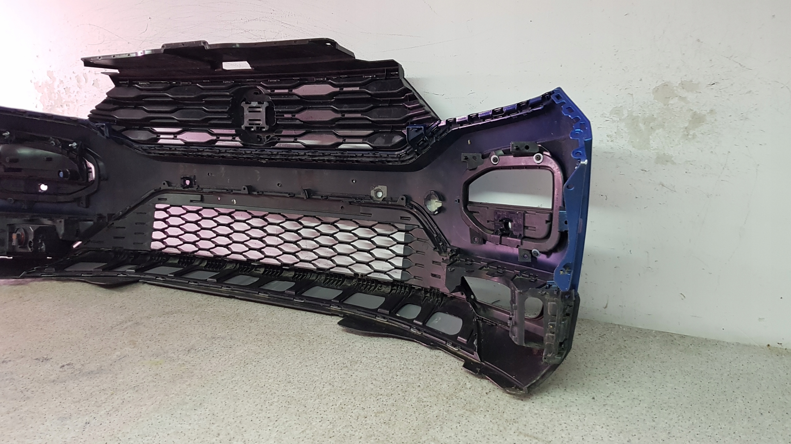 VW T-ROC TROC 2017 - bumper front 8382