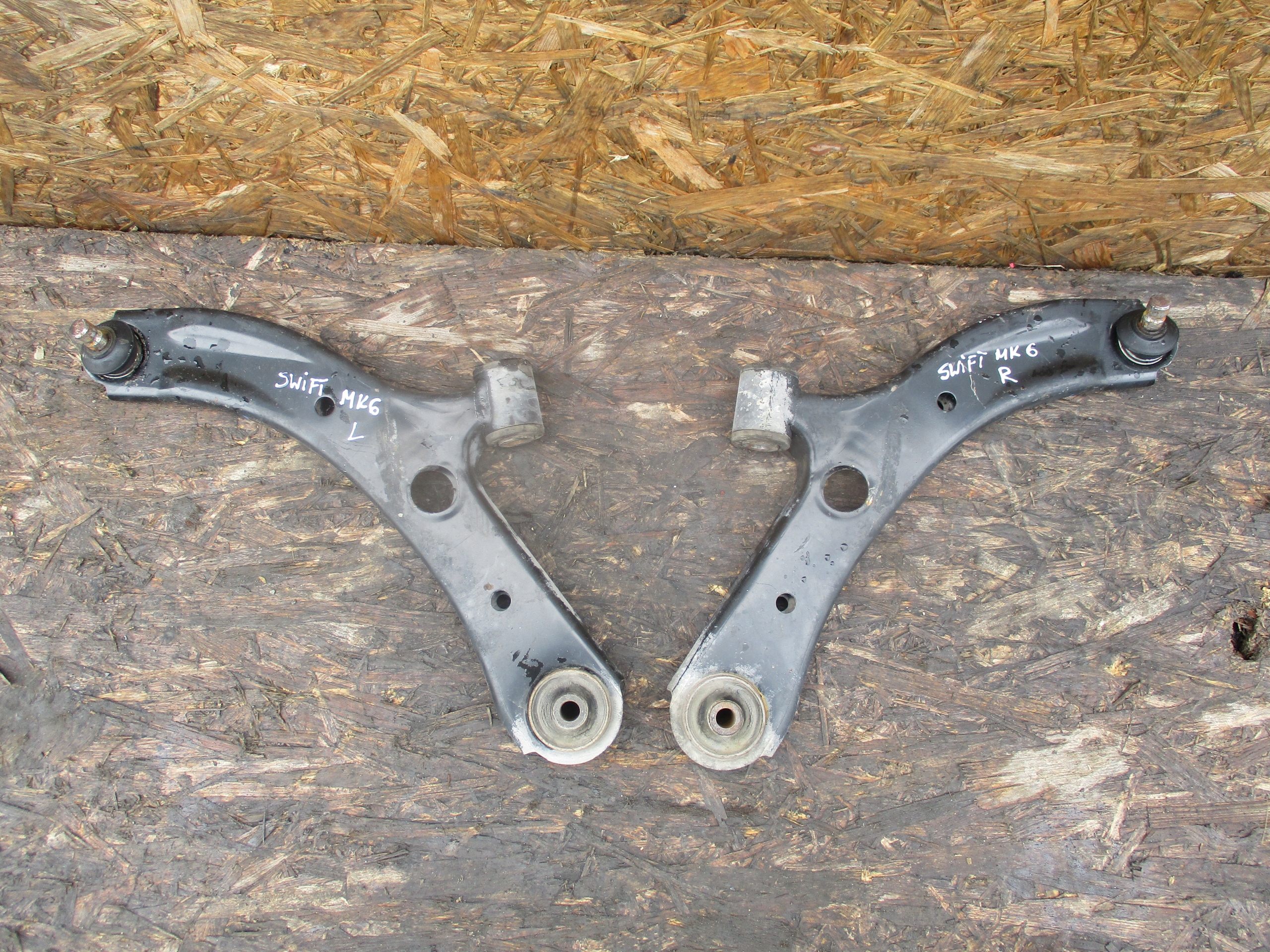 arm front right left Suzuki Swift MK6 04-10