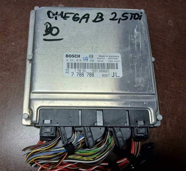 computer OPEL OMEGA 2.5 0281010870