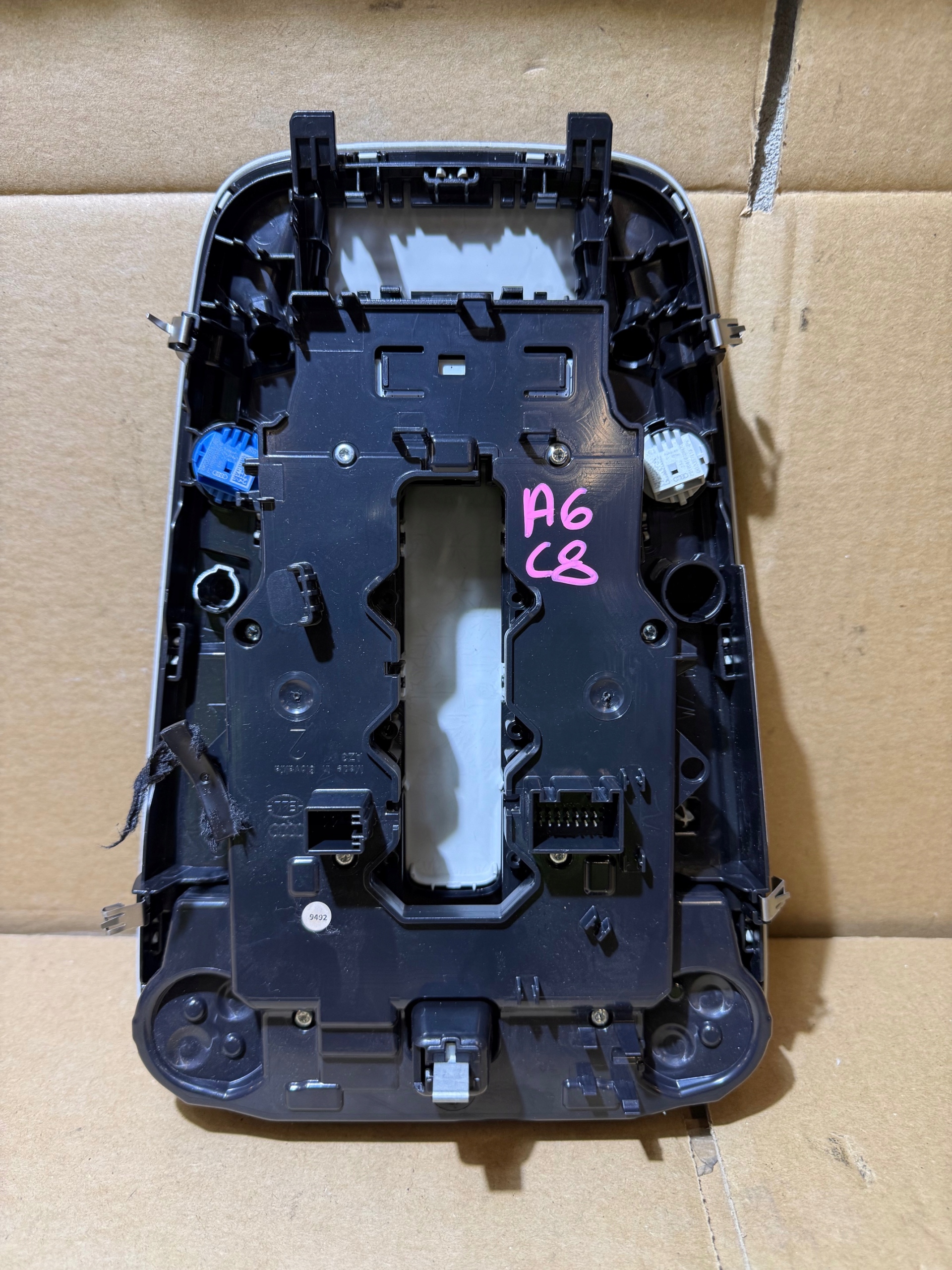 AUDI A6 C8 A4 B9 A5 light OSWIETLENIE PODSUFITK cabs 4K0947135AE
