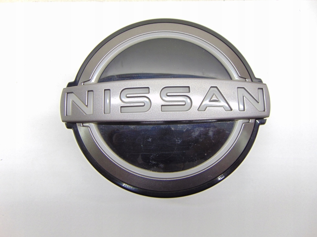 NISSAN LEAF 17-22 GRILL ZNACZEK
