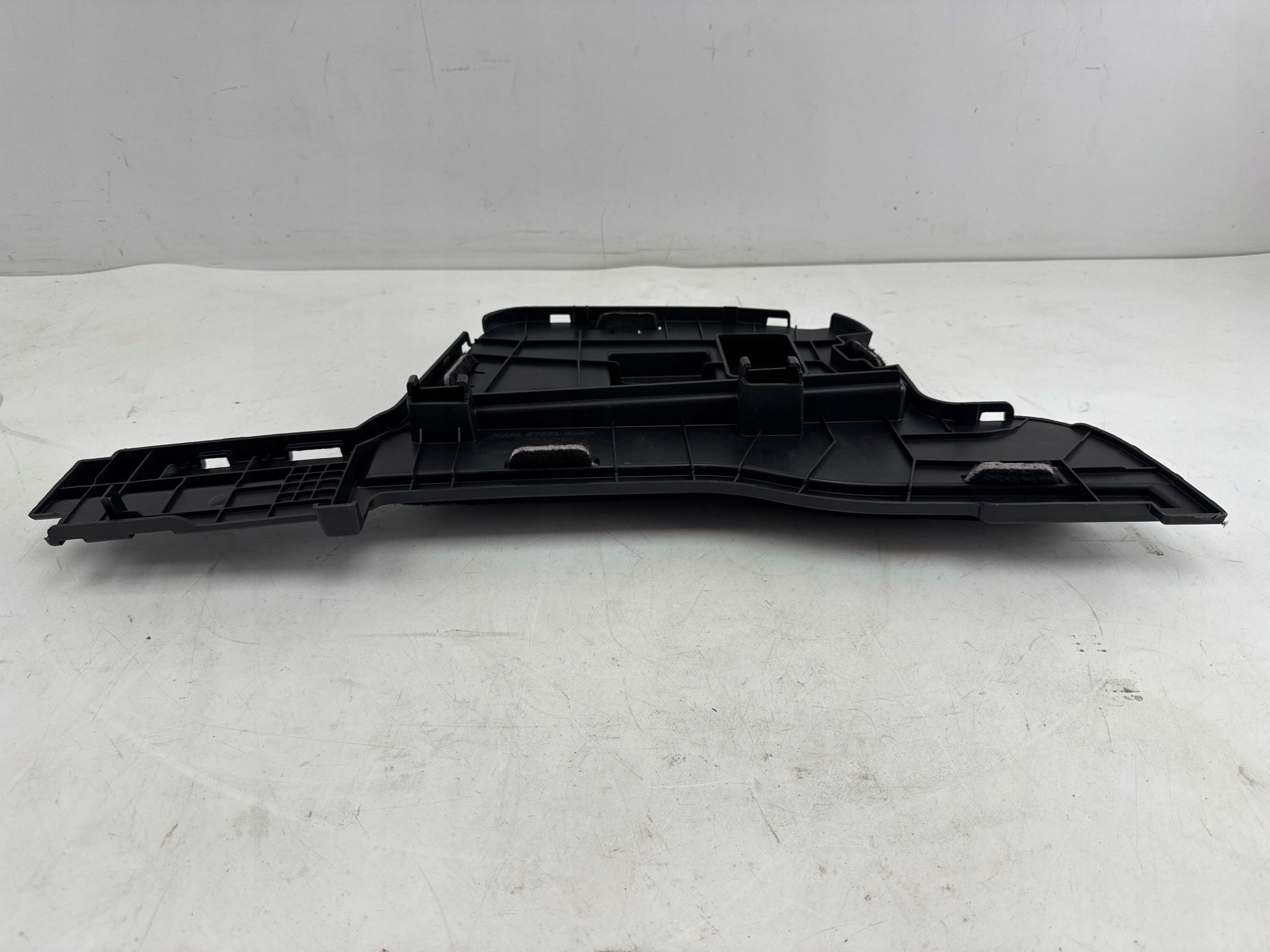 mercedes-benz EQC 2022 защита задняя консоль средняя