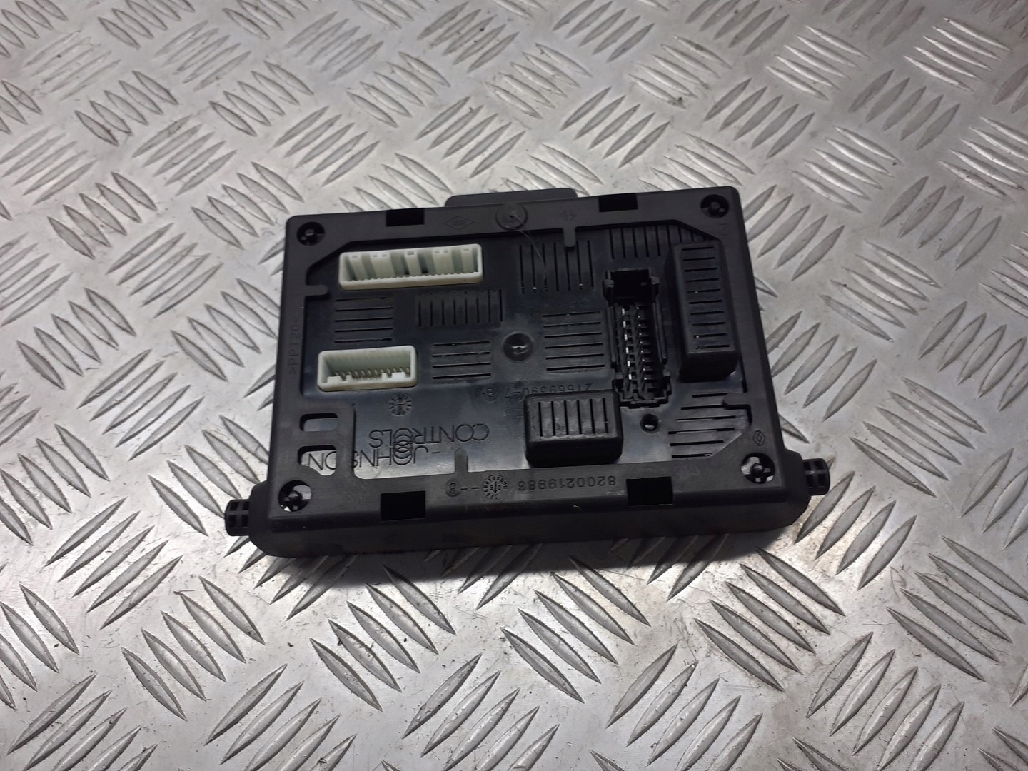 SKRZYNKA MODUŁ BCM RENAULT MODUS 1.6 8200497361 Jakość części (zgodnie z GVO) O - oryginał z logo producenta pojazdu (OE)