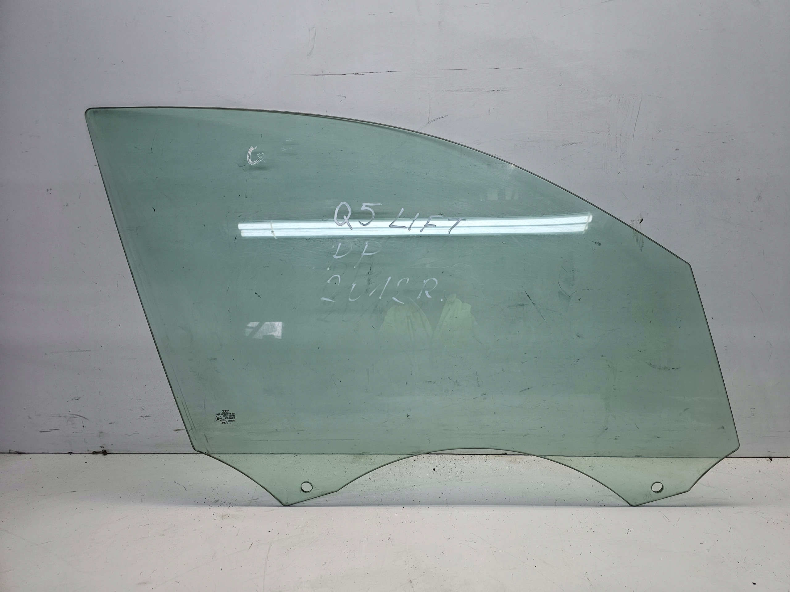 window side door right front AUDI Q5 8R 2012R