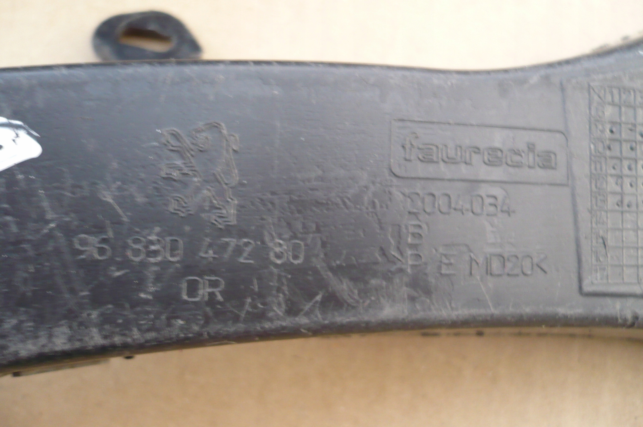 PEUGEOT 3008 and bumper bracket right rear part 2 szt.