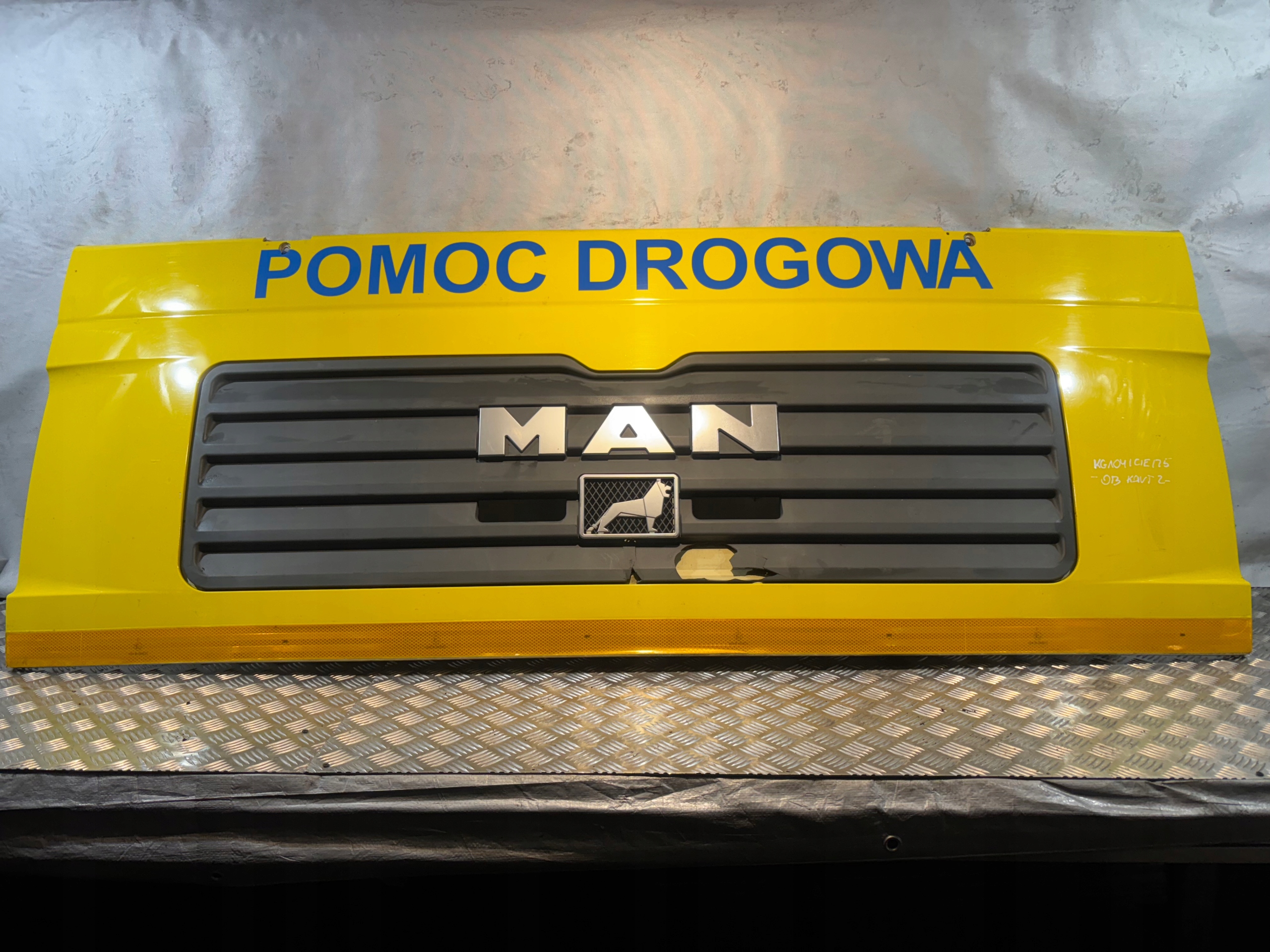 bonnet grille front MAN TGA 81.61110.0053
