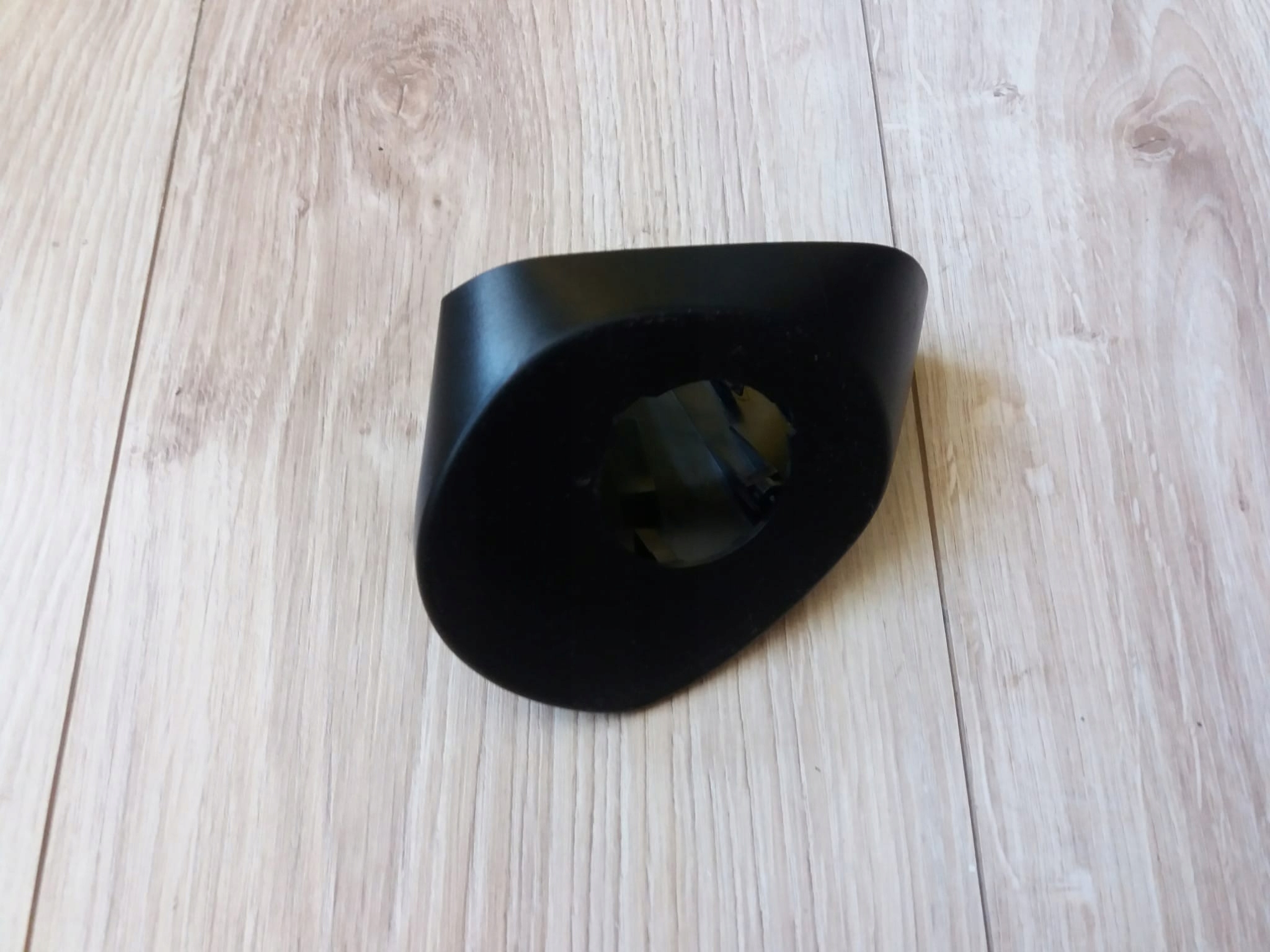 MAZDA 6 GJ lift 17r. OBUDOWA MOCOWANIA LUSTERKA R- Strona zabudowy prawa