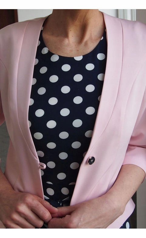 WIZYTOWY DOPASOWANY KRÓTKI ŻAKIET NA WESELE RÓŻ 42 Odcień blady róż