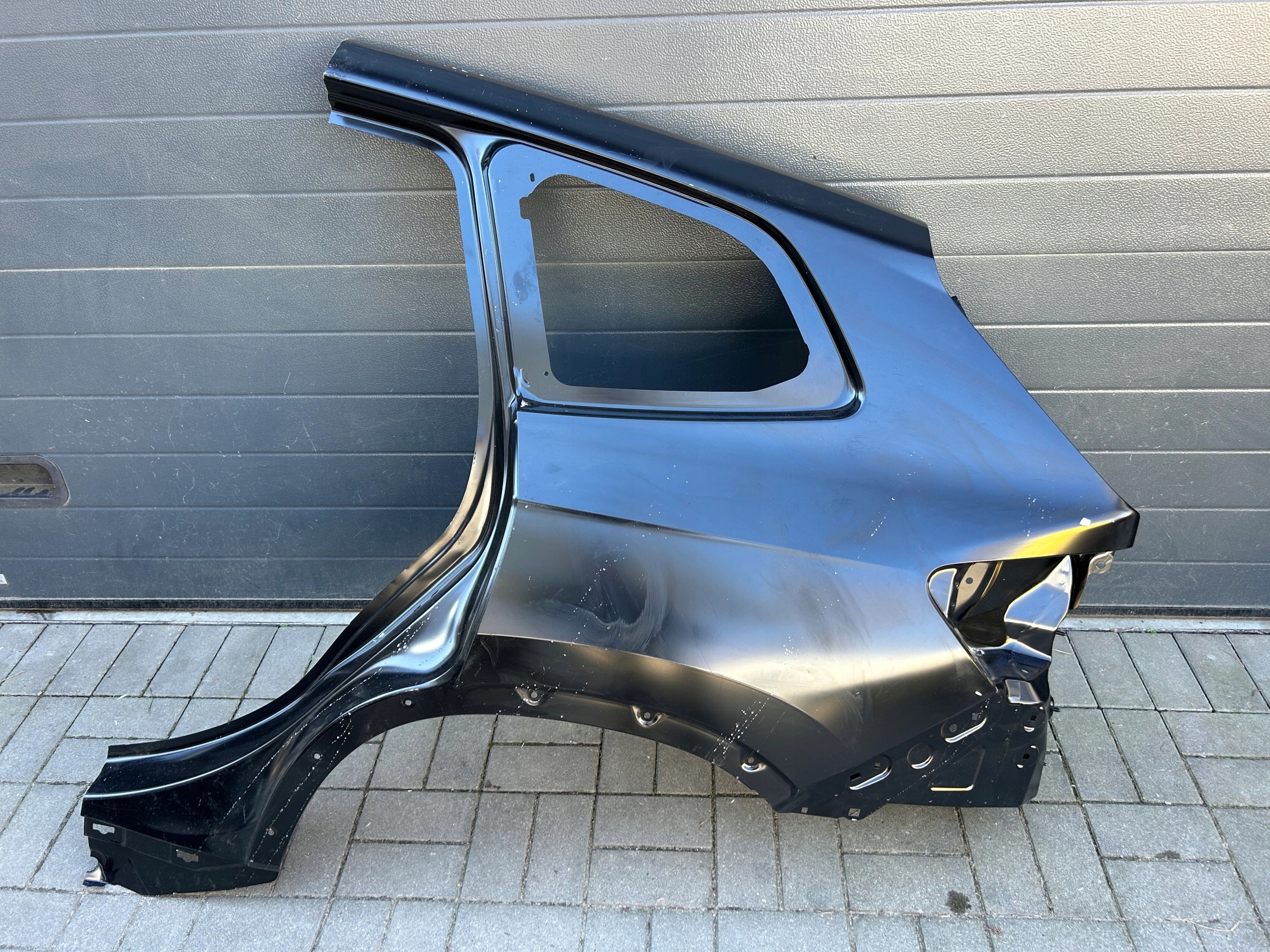 BMW X1 U11 parafango sinistra posteriore 947942903