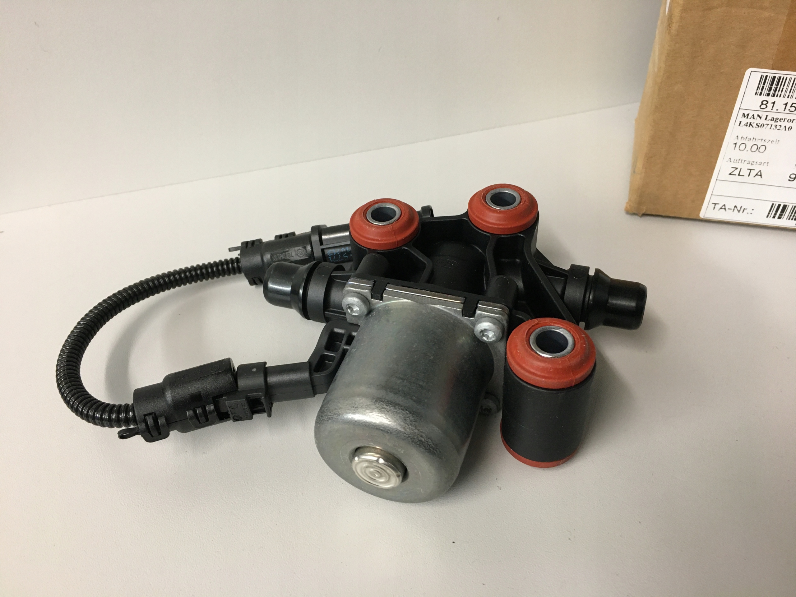 ZAWOR MAGNETYCZNY MAN TGA TGX 81 15407 6000