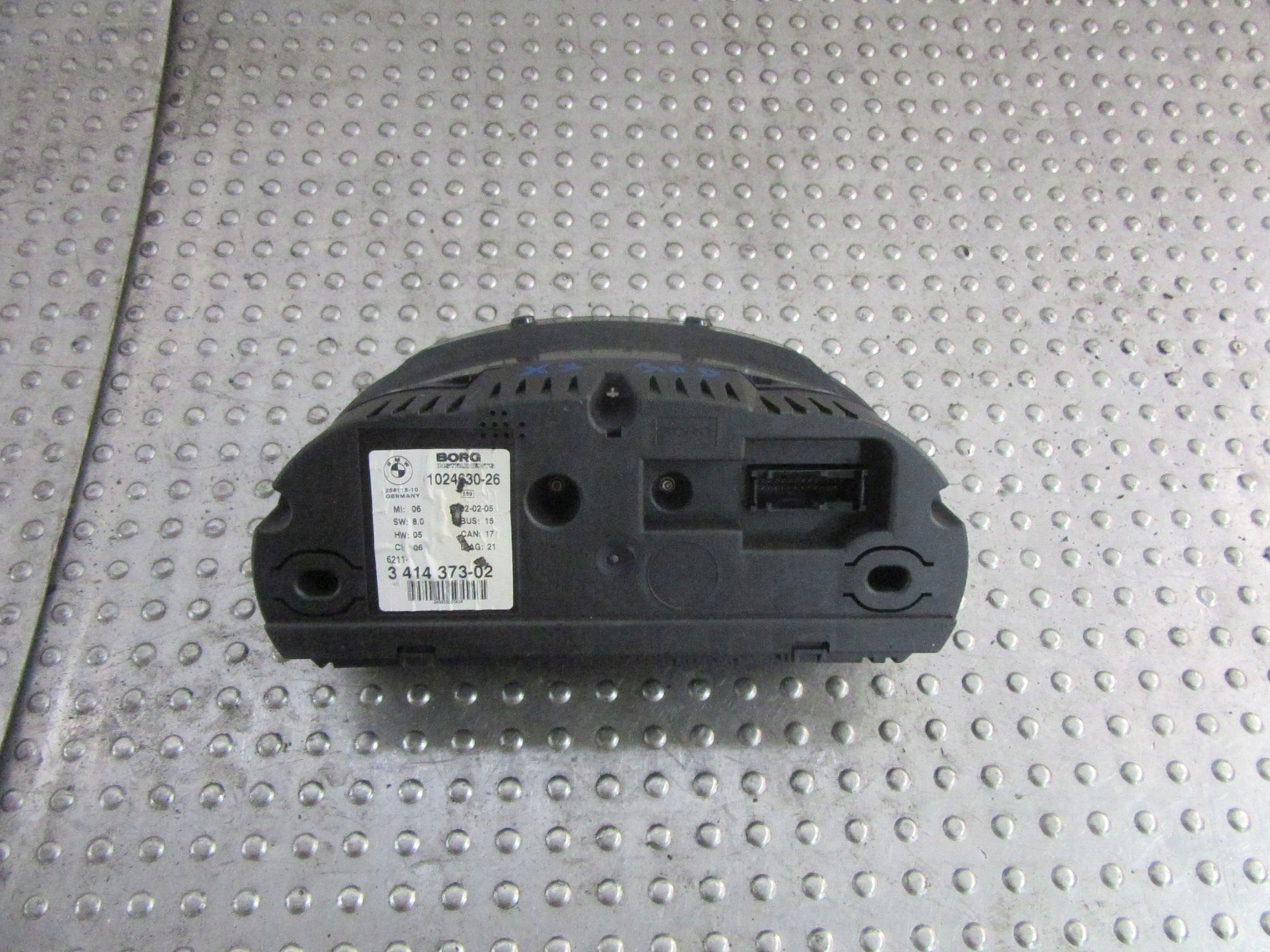 BMW X3 E83 06-08 2.0d спидометр часы европа